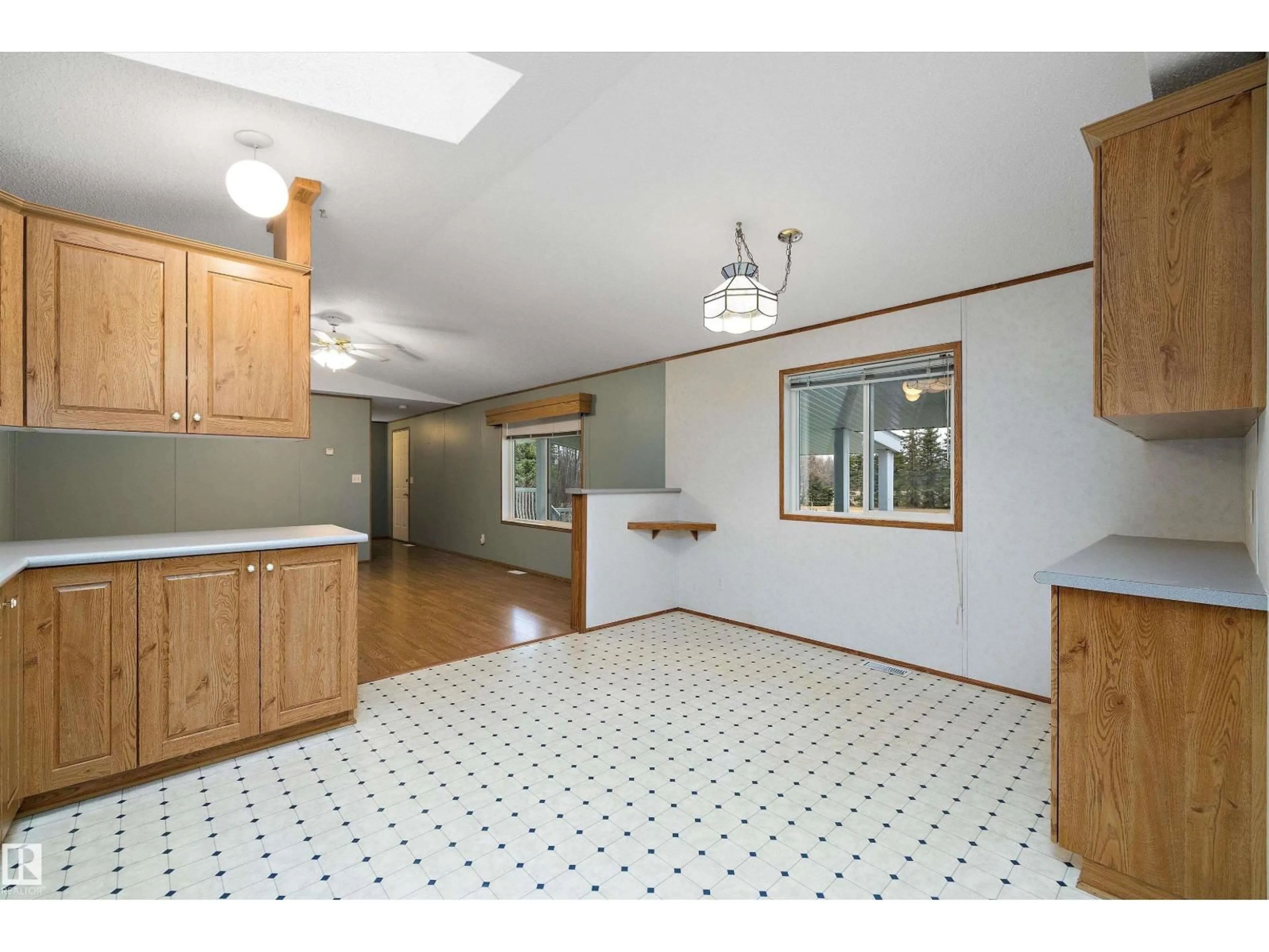Open concept kitchen, unknown for 55516 RGE ROAD 250, Rural Sturgeon County Alberta T8R1P4
