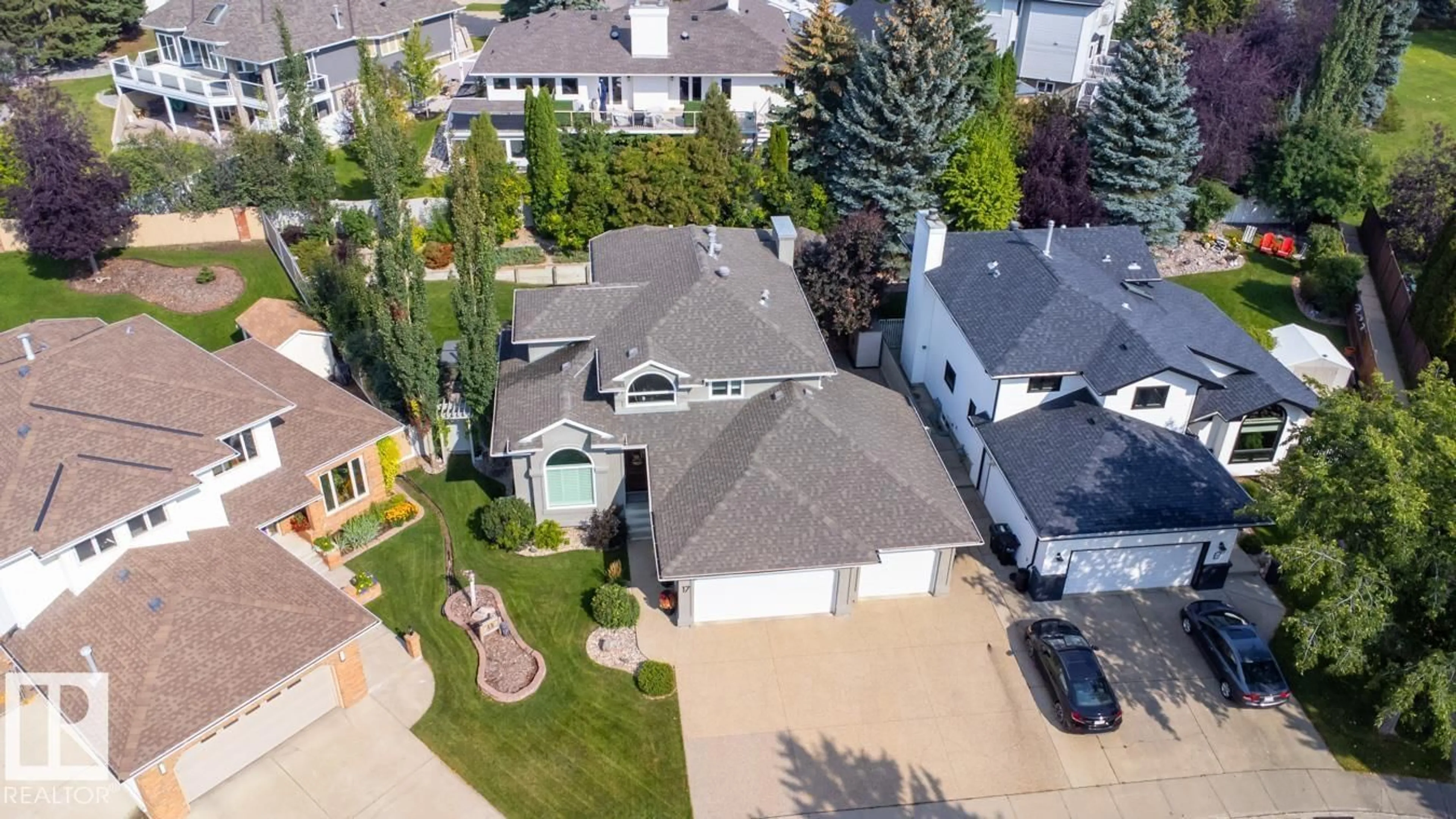 A pic from outside/outdoor area/front of a property/back of a property/a pic from drone, street for 17 HIGHCLIFF PT, Sherwood Park Alberta T8A5L6