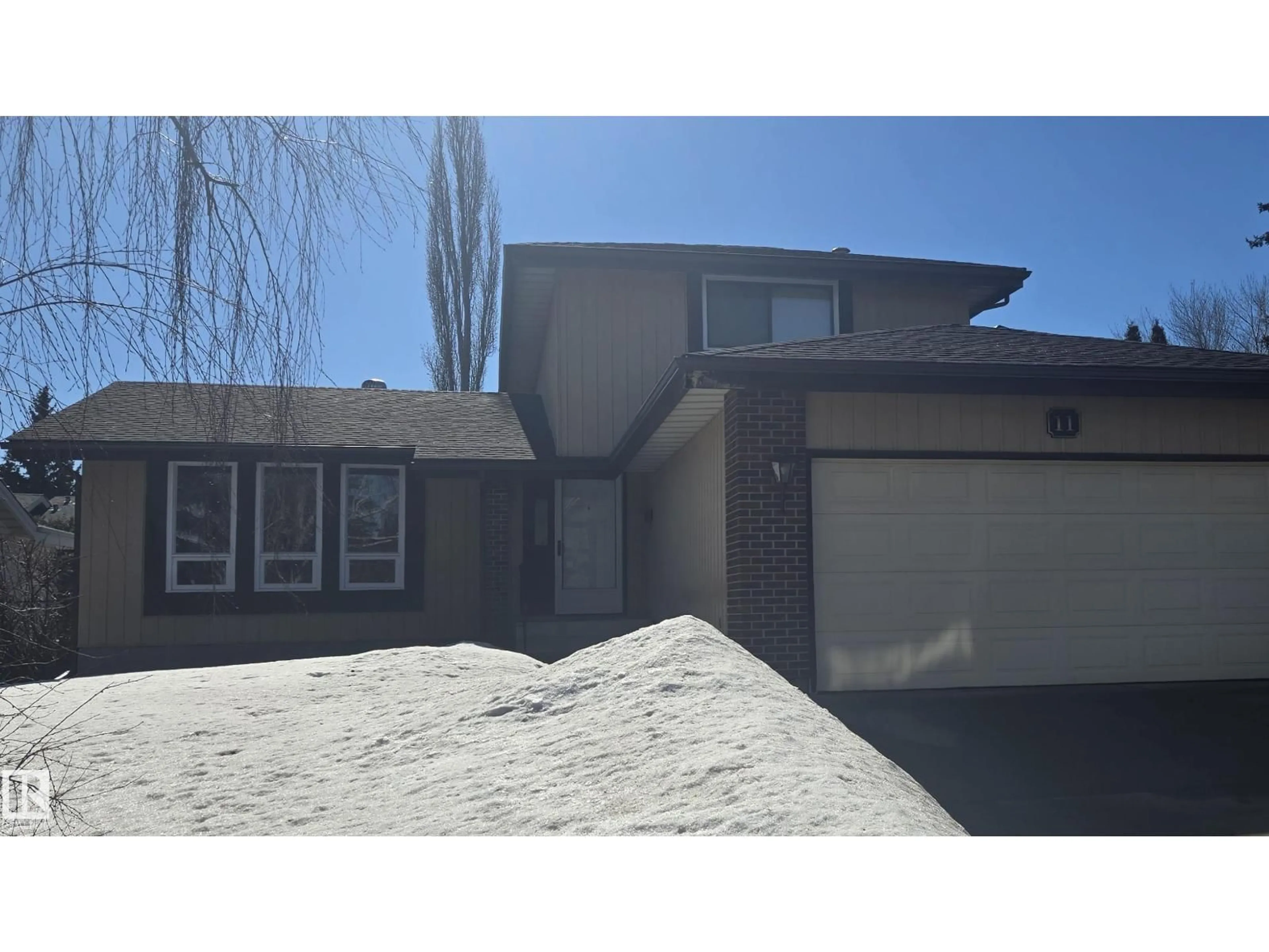 Unknown for 11 WOODLAKE ROAD, Sherwood Park Alberta T8A4B3