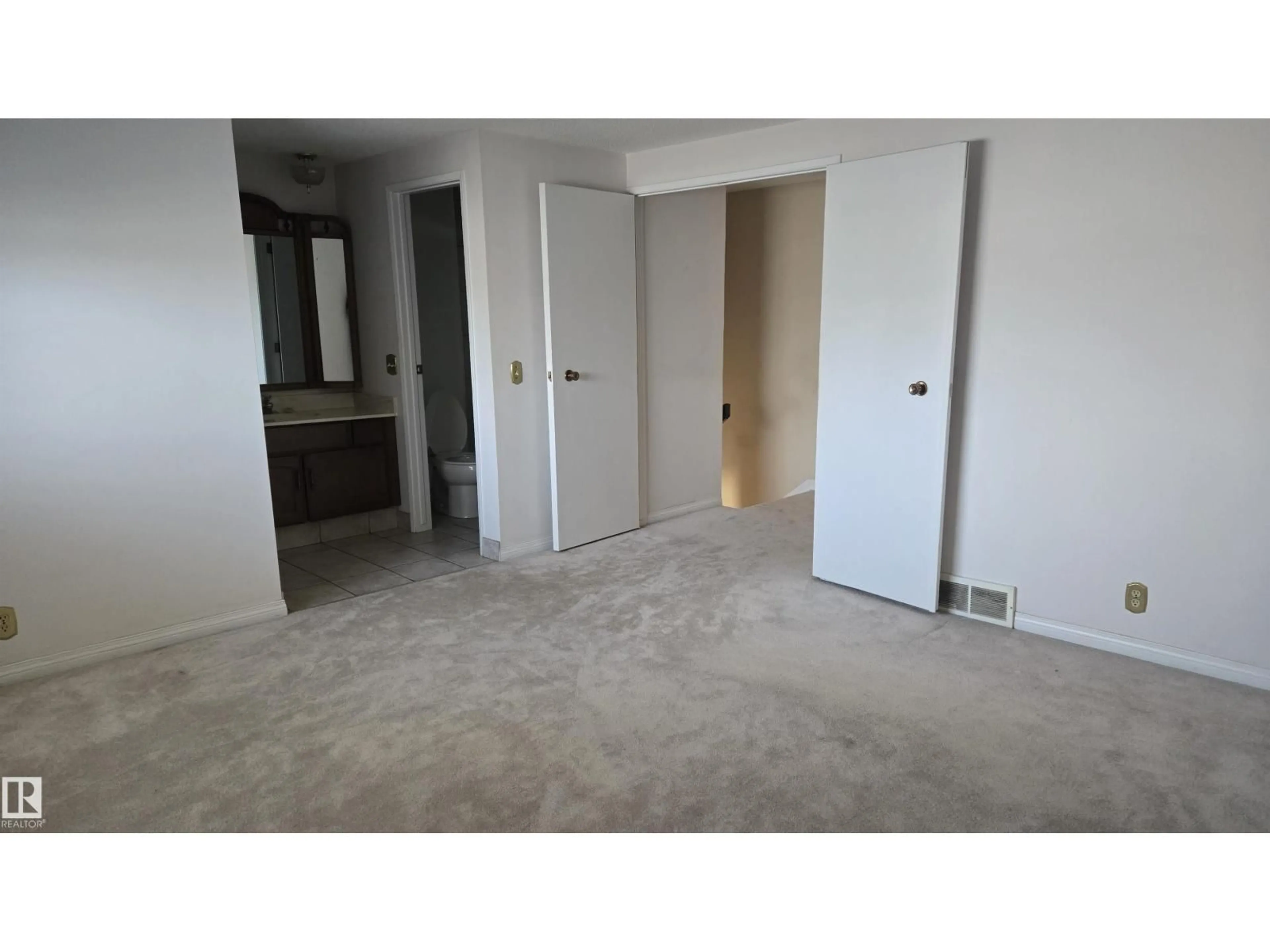 A pic of a room for 11 WOODLAKE ROAD, Sherwood Park Alberta T8A4B3