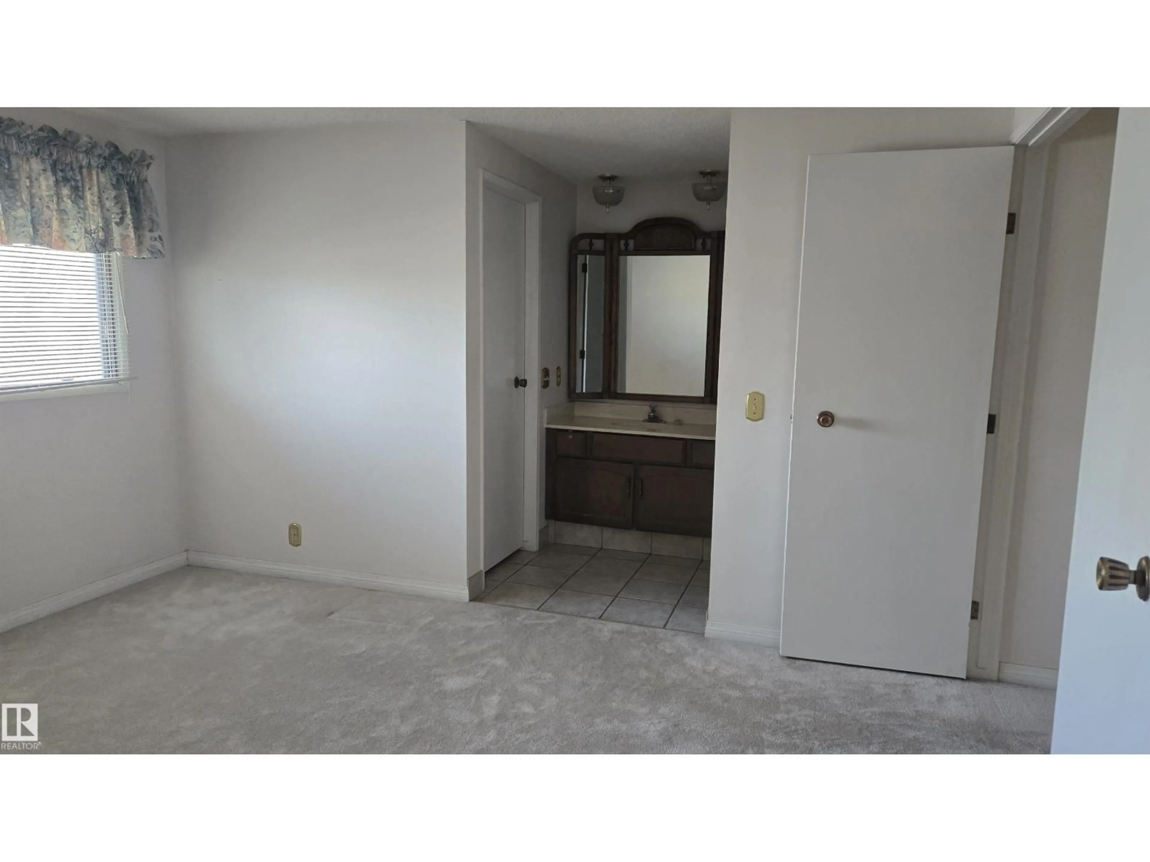 A pic of a room for 11 WOODLAKE ROAD, Sherwood Park Alberta T8A4B3