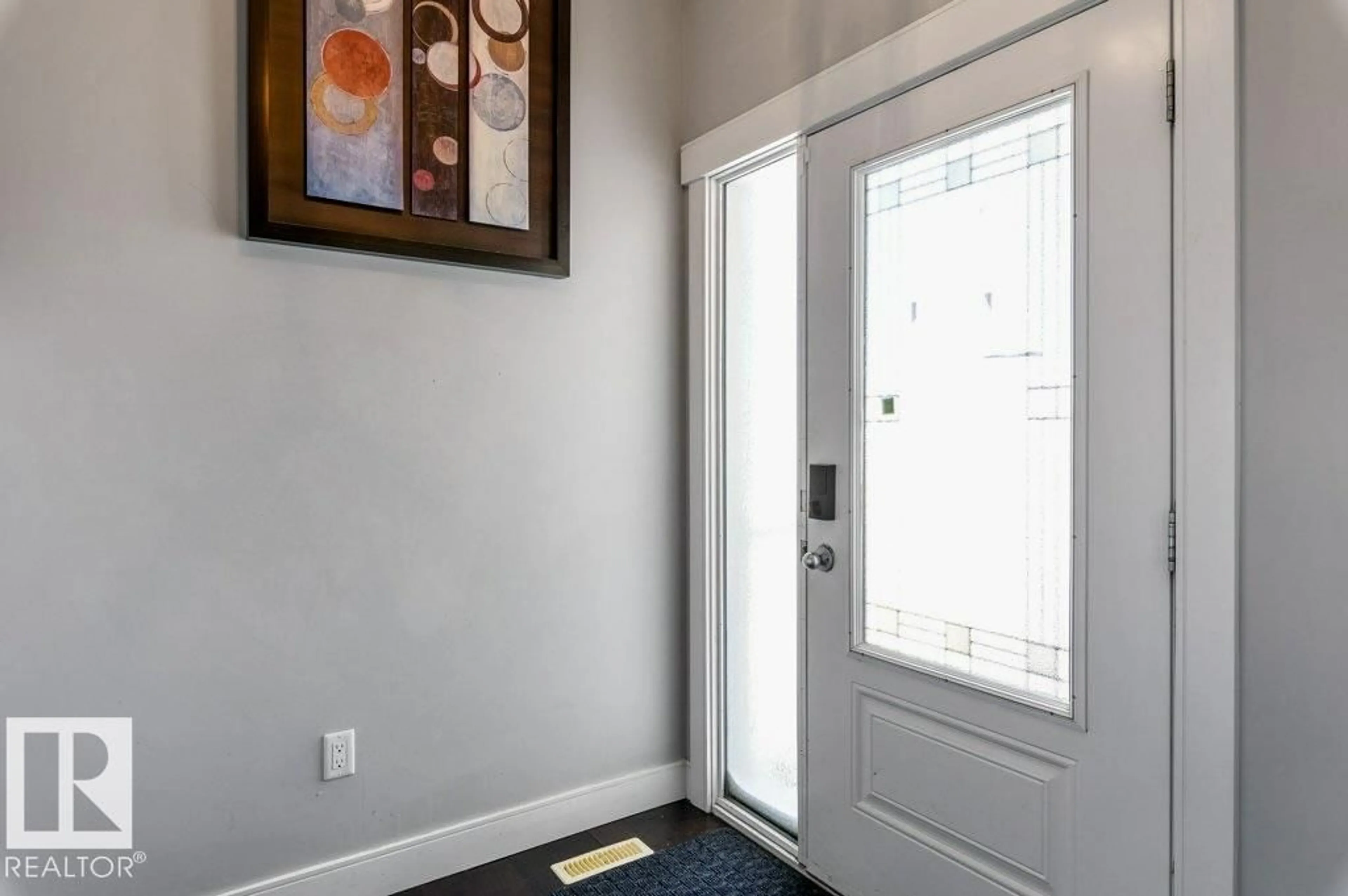 Indoor entryway for 4452 6 ST, Edmonton Alberta T6T0Z8