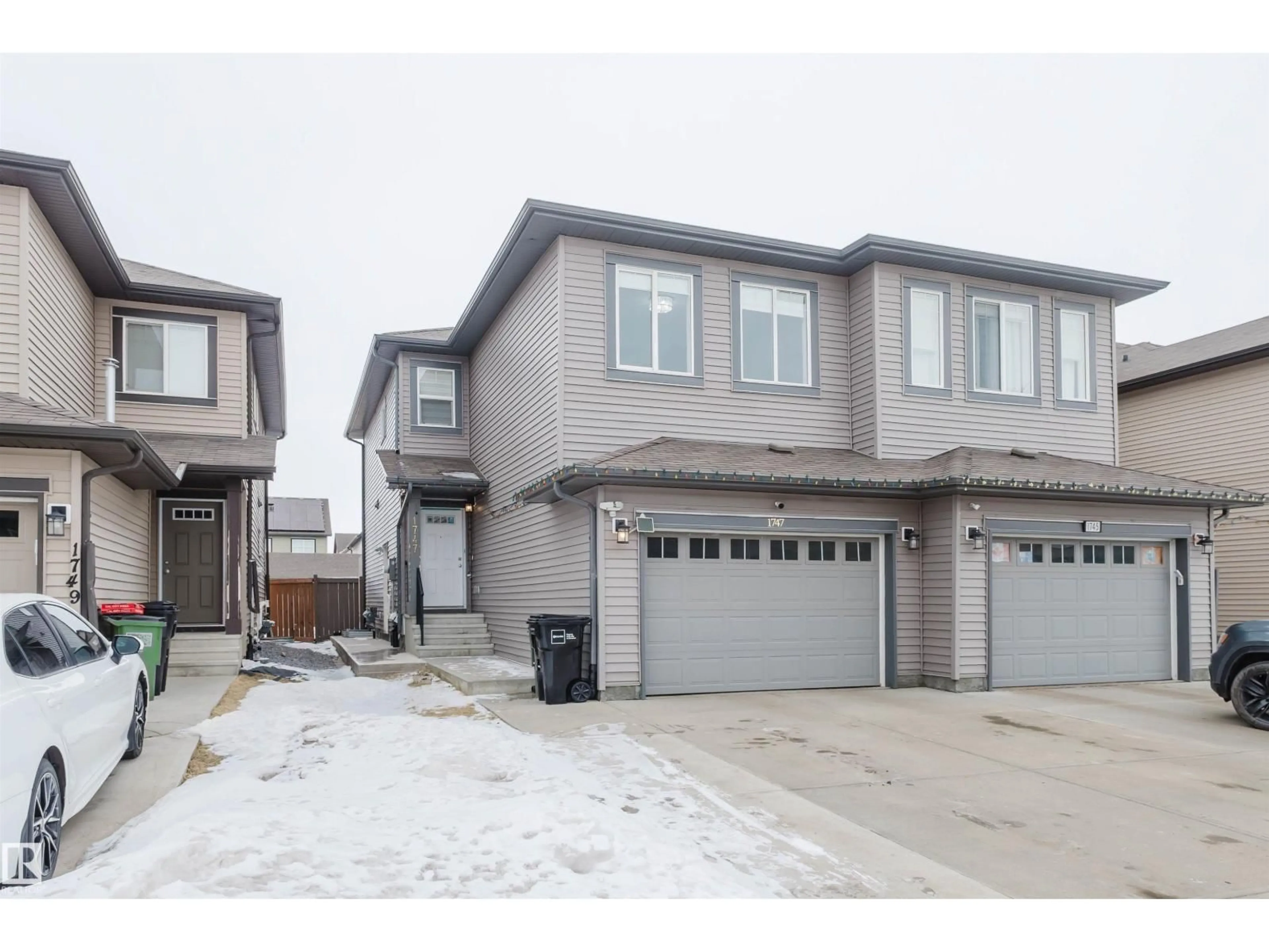 Unknown for 1747 27 ST, Edmonton Alberta T6T2G5
