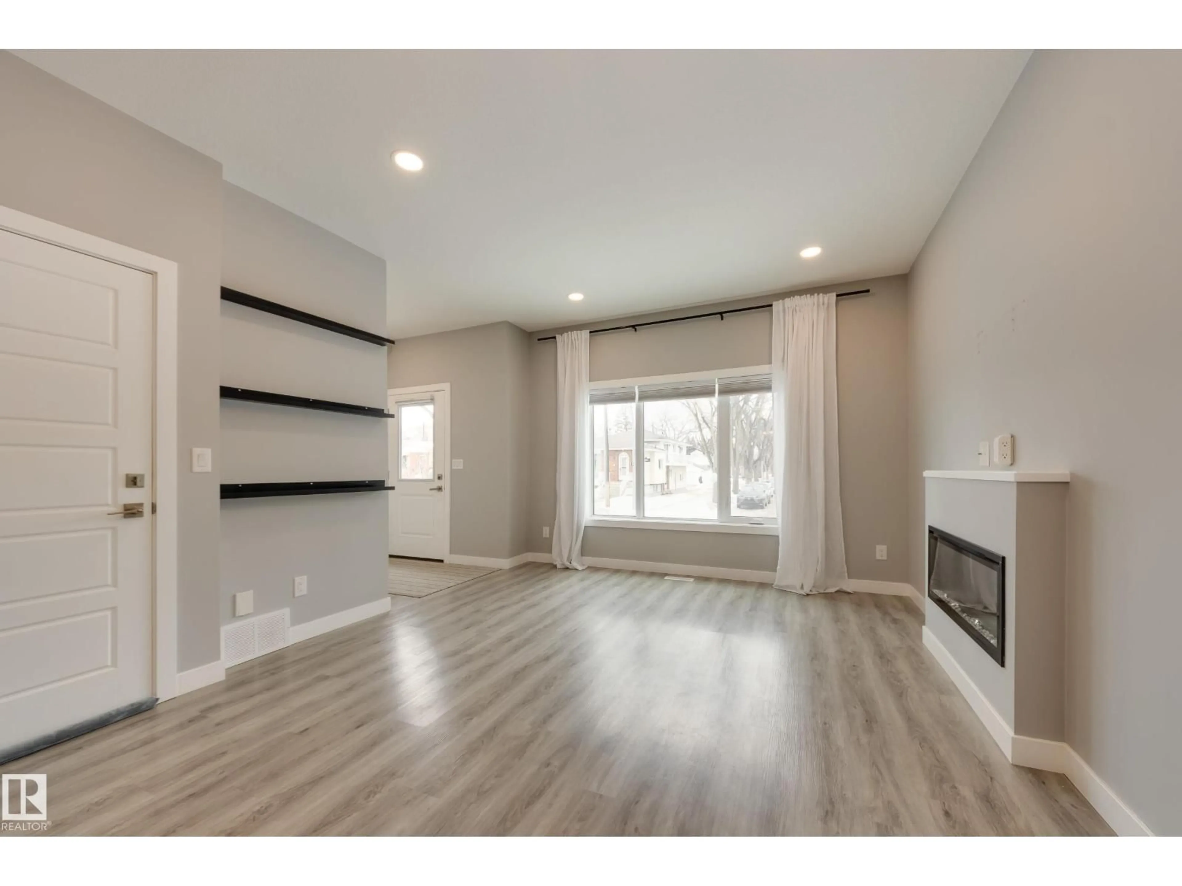 Unknown for #2 - 12014 92 ST, Edmonton Alberta T5G1A9