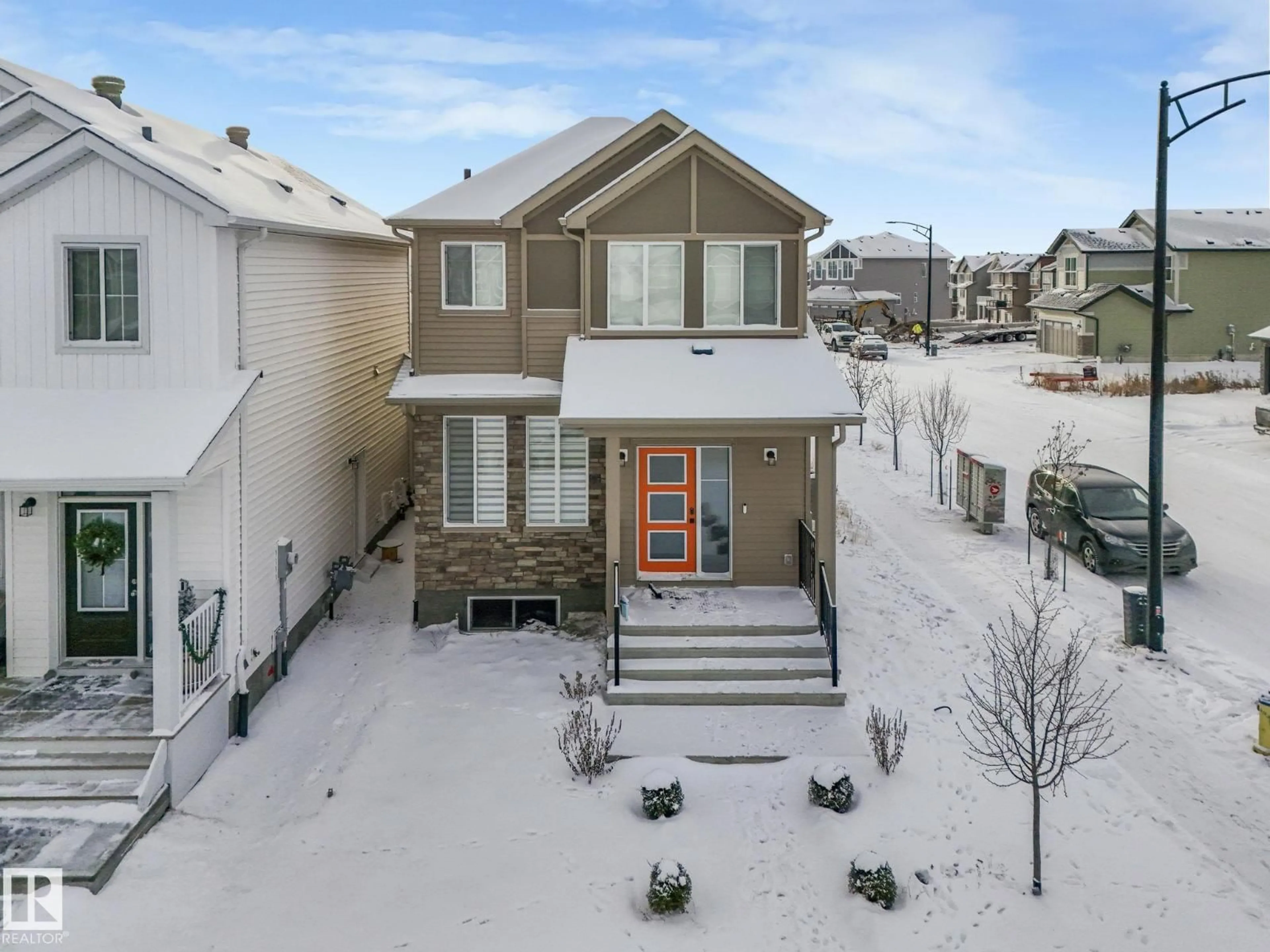 A pic from outside/outdoor area/front of a property/back of a property/a pic from drone, street for 4447 KINSELLA GREEN, Edmonton Alberta T6W4K1