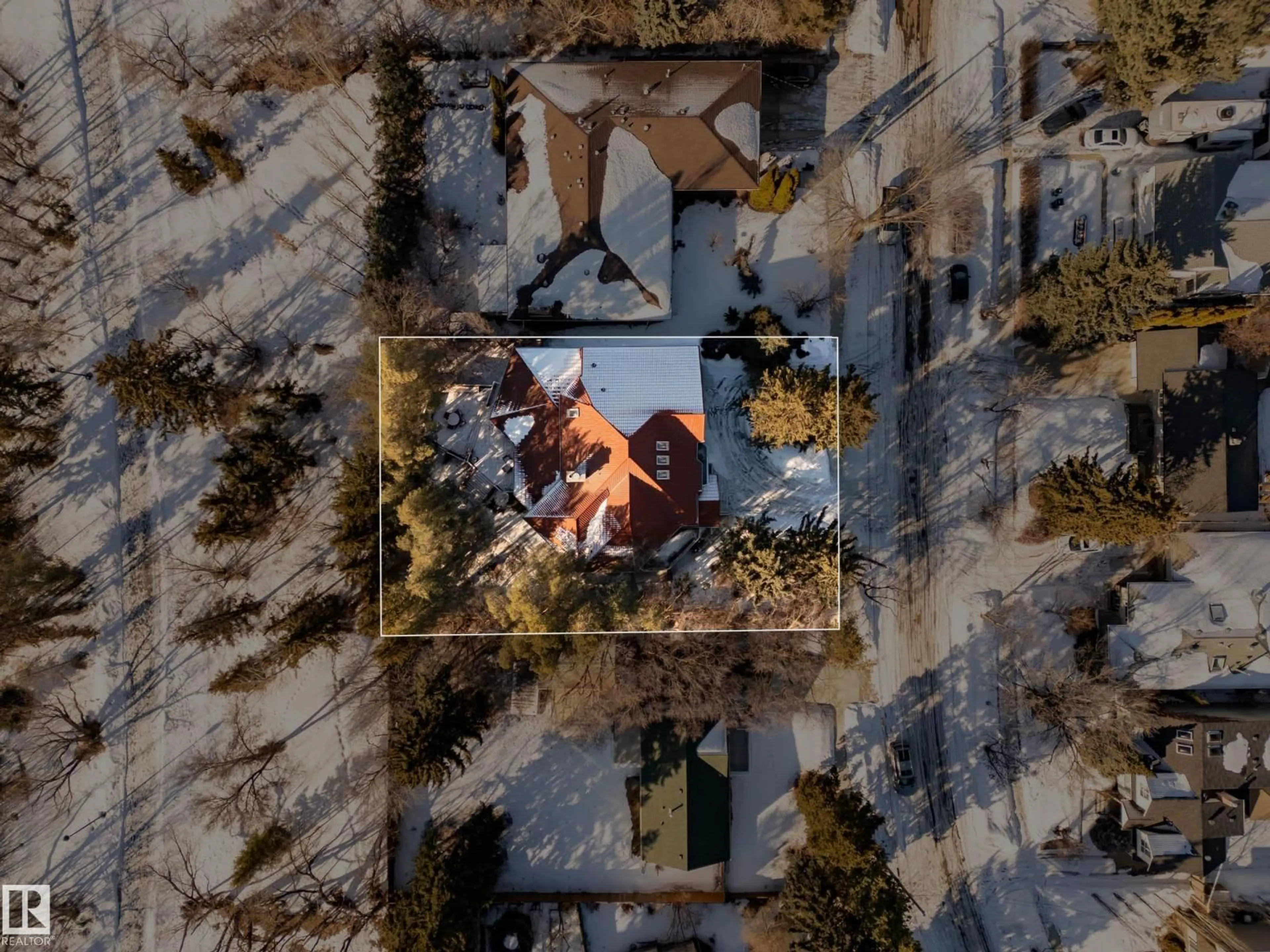 A pic from outside/outdoor area/front of a property/back of a property/a pic from drone, city buildings view from balcony for 5514 110 ST, Edmonton Alberta T6H3E1