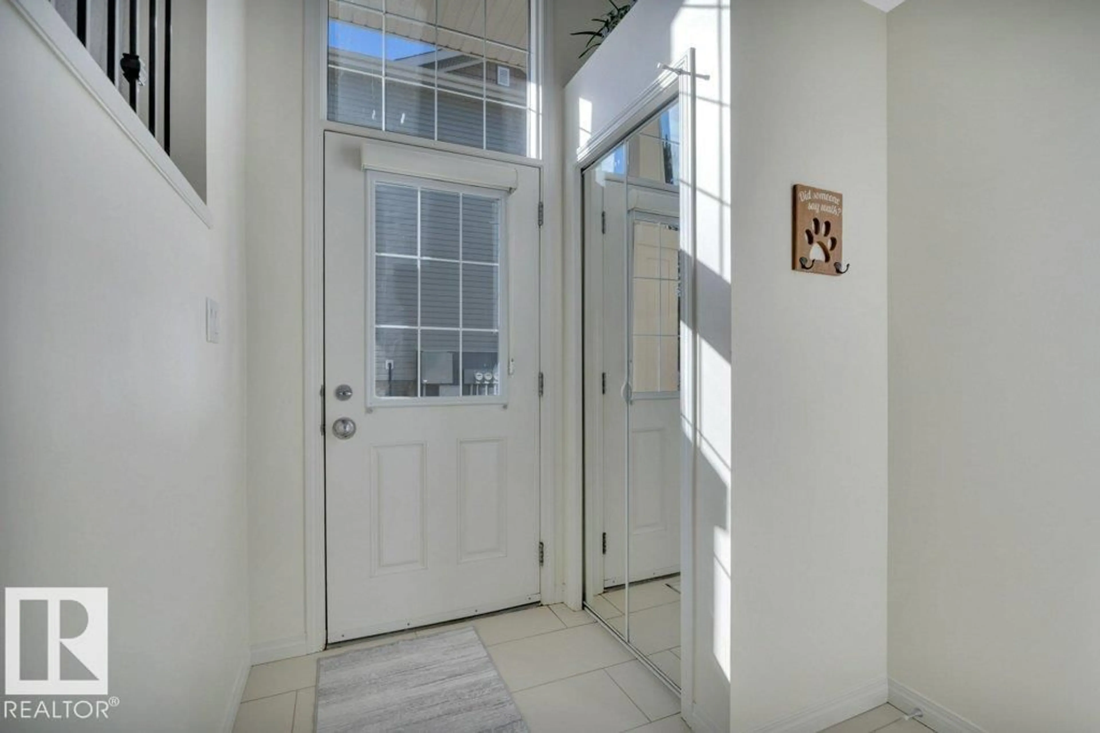 Indoor entryway for 46 - 4850 TERWILLEGAR COMMON NW, Edmonton Alberta T6R0T6