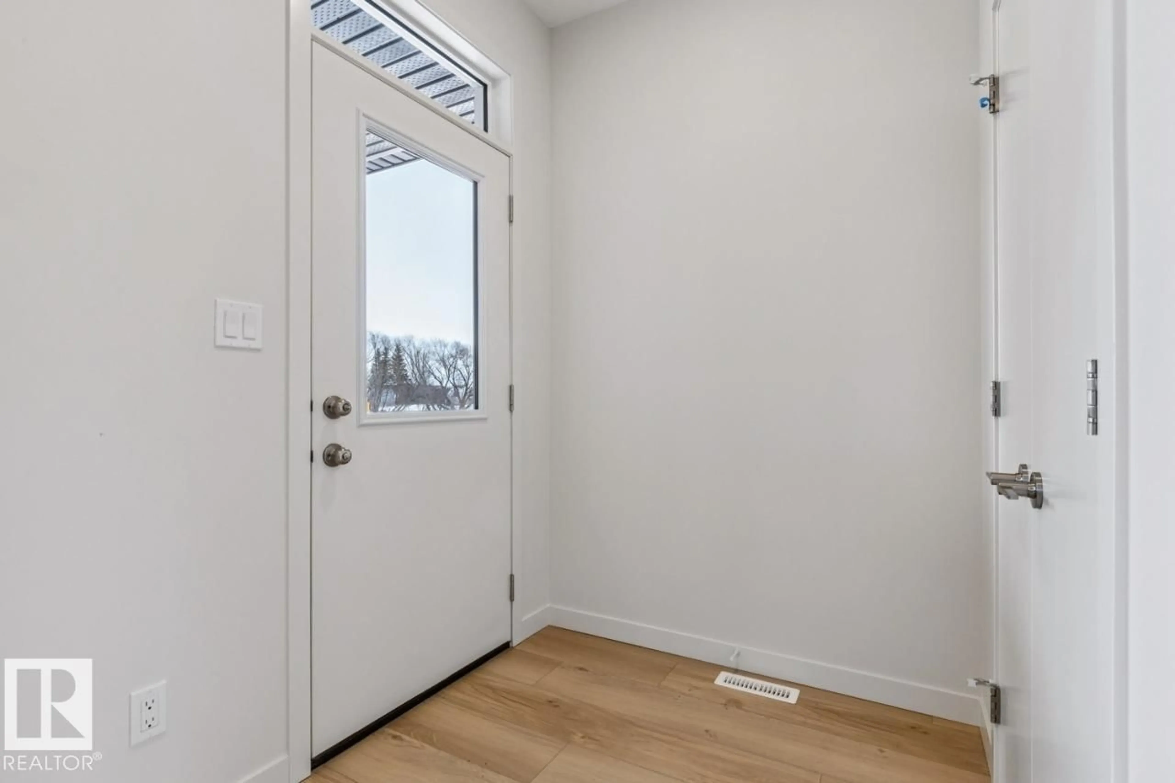 Indoor entryway for 5100 PARC RUNIS WY, Beaumont Alberta T4X3E4