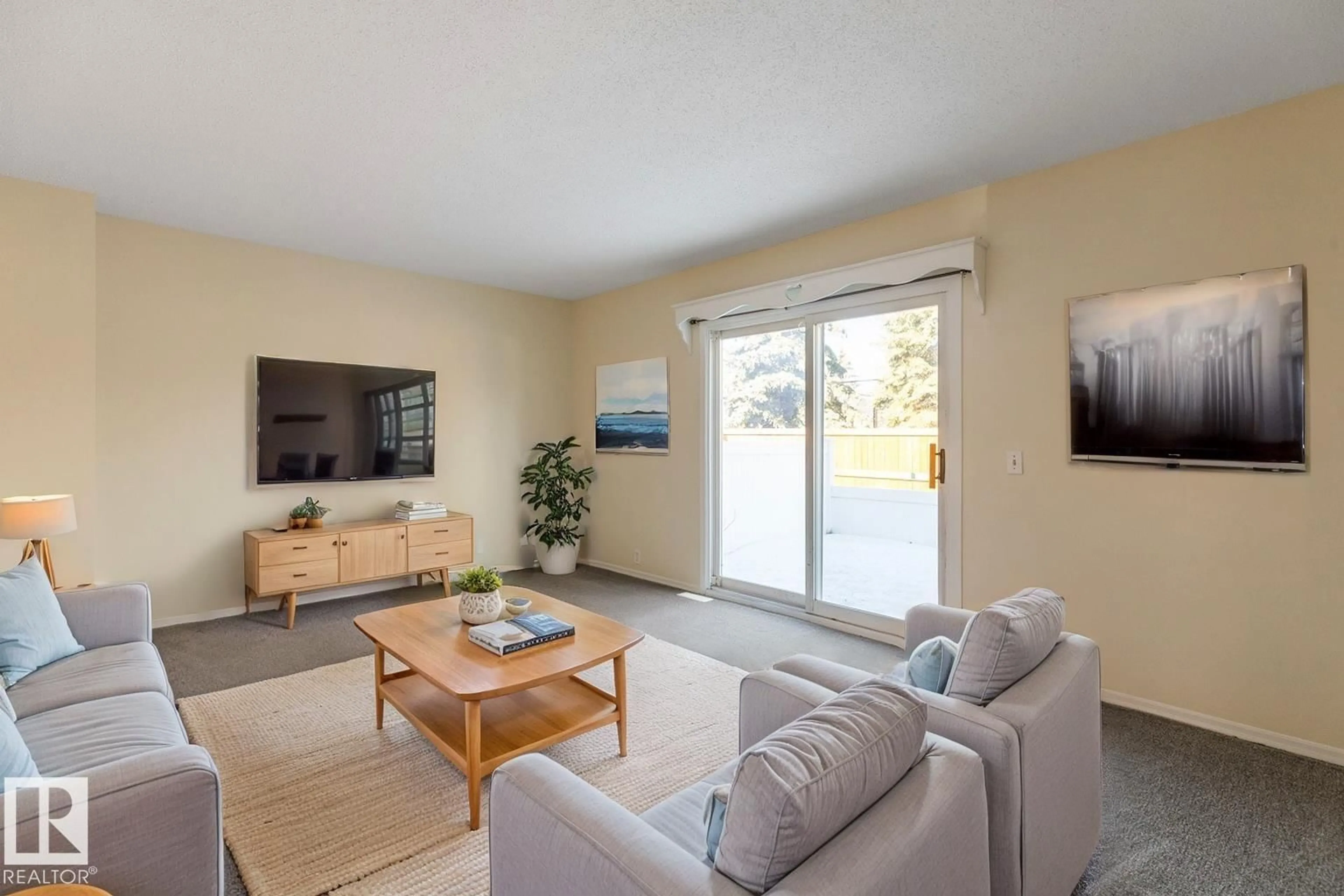 Living room with furniture, unknown for 721 VILLAGE DR, Sherwood Park Alberta T8A4H9