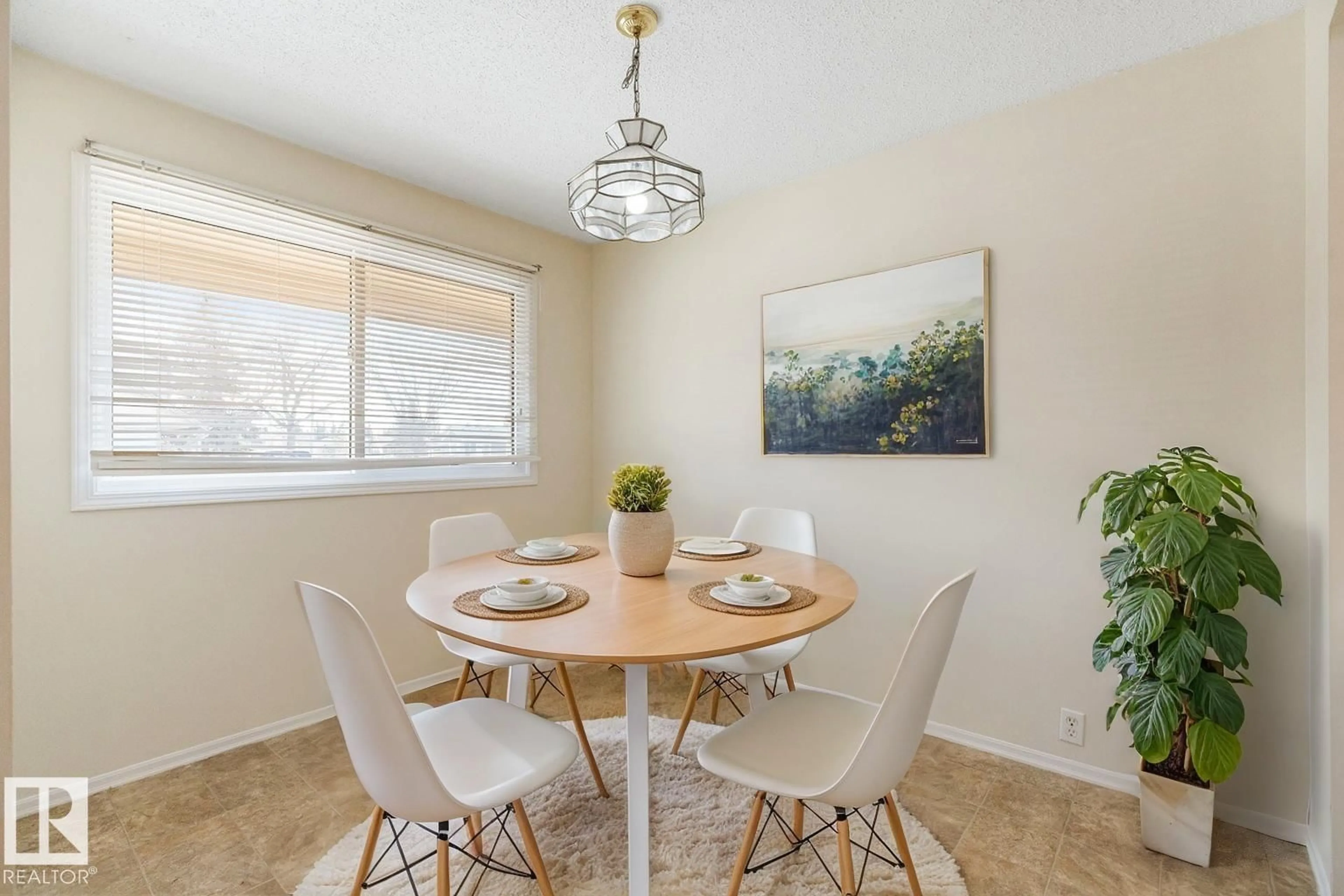 Dining room, wood/laminate floor for 721 VILLAGE DR, Sherwood Park Alberta T8A4H9
