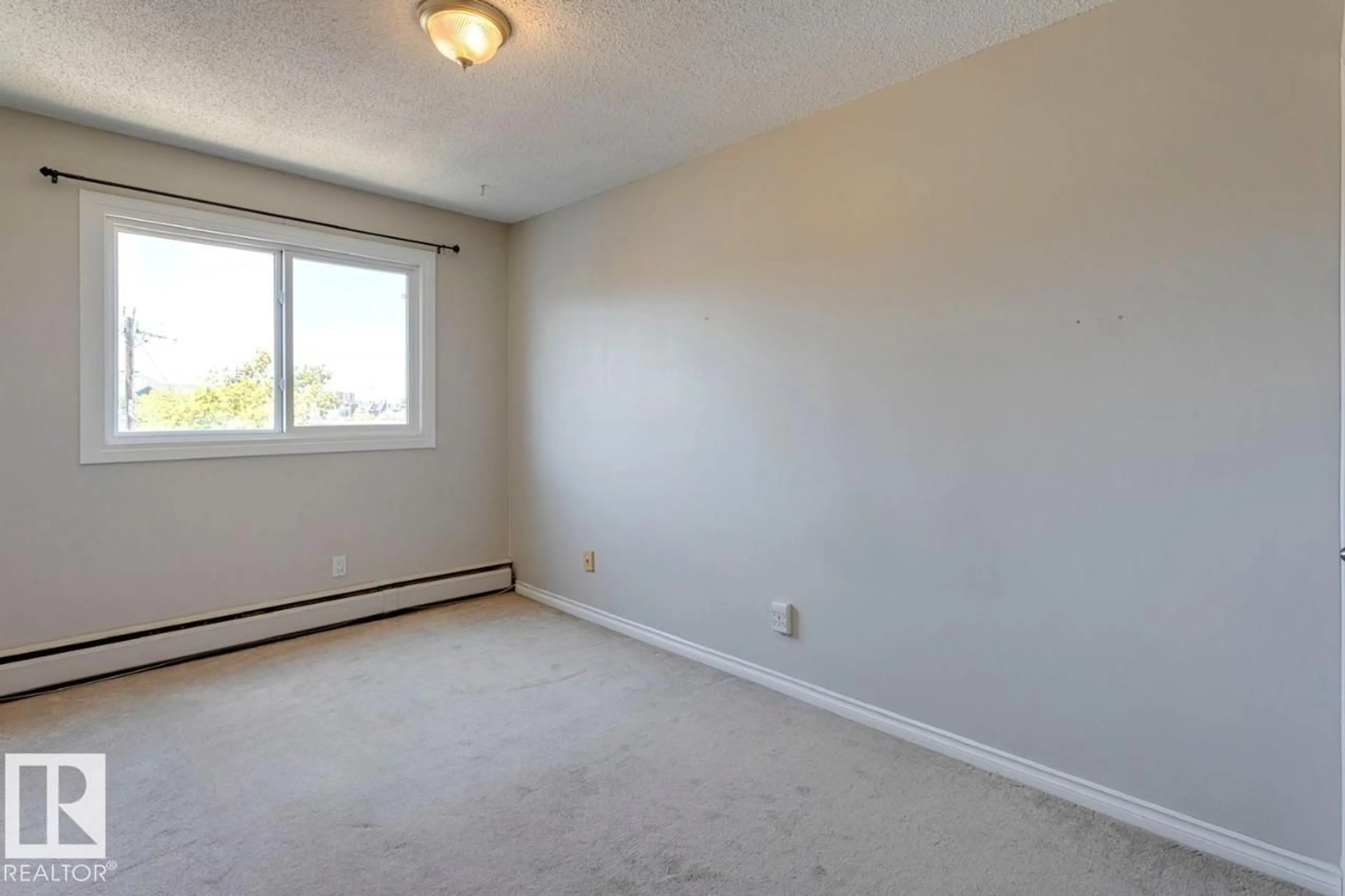 A pic of a room for #402 - 10330 113 ST NW, Edmonton Alberta T5K1P6