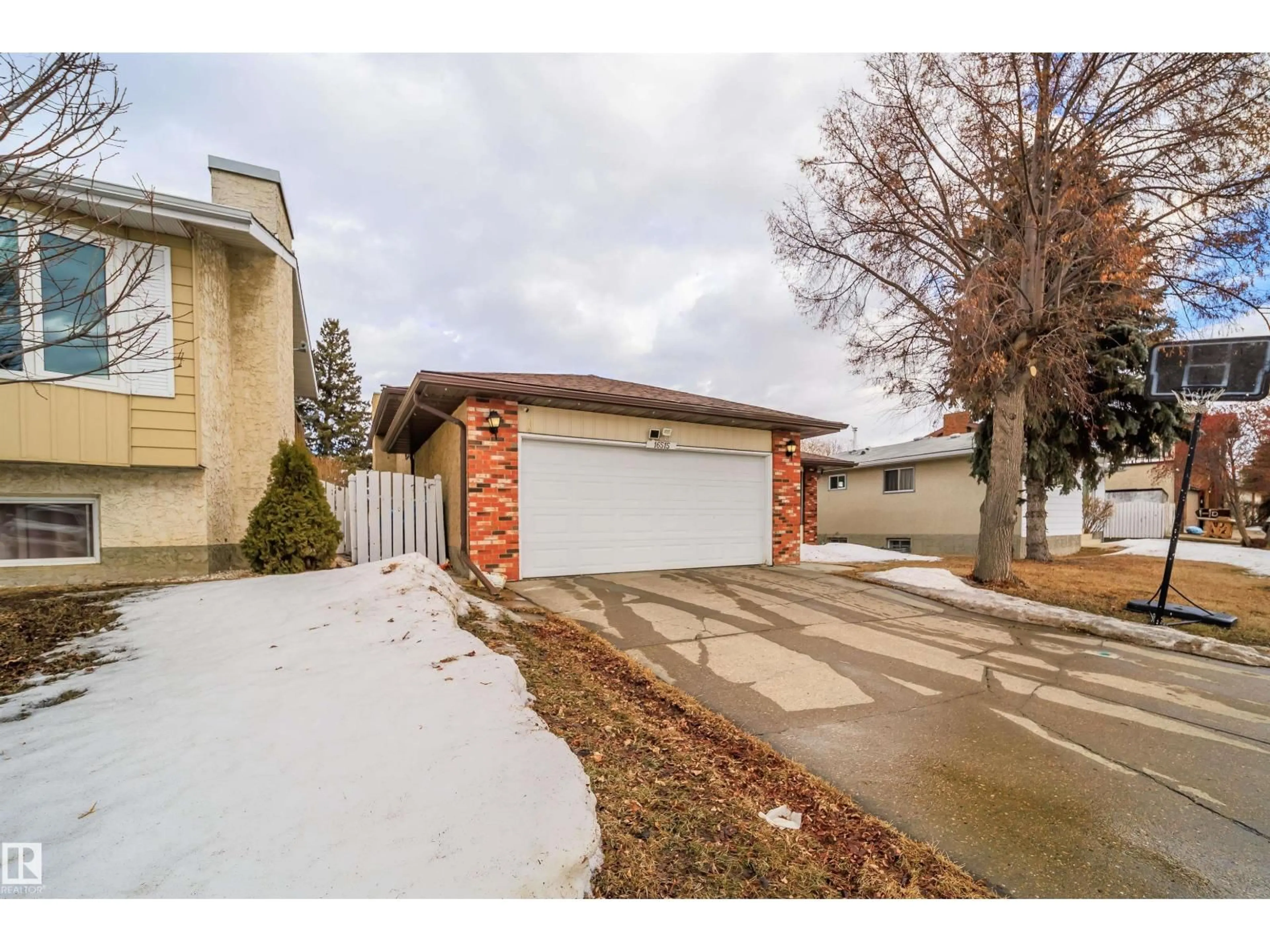 Unknown for 16515 113 ST, Edmonton Alberta T5X4T2