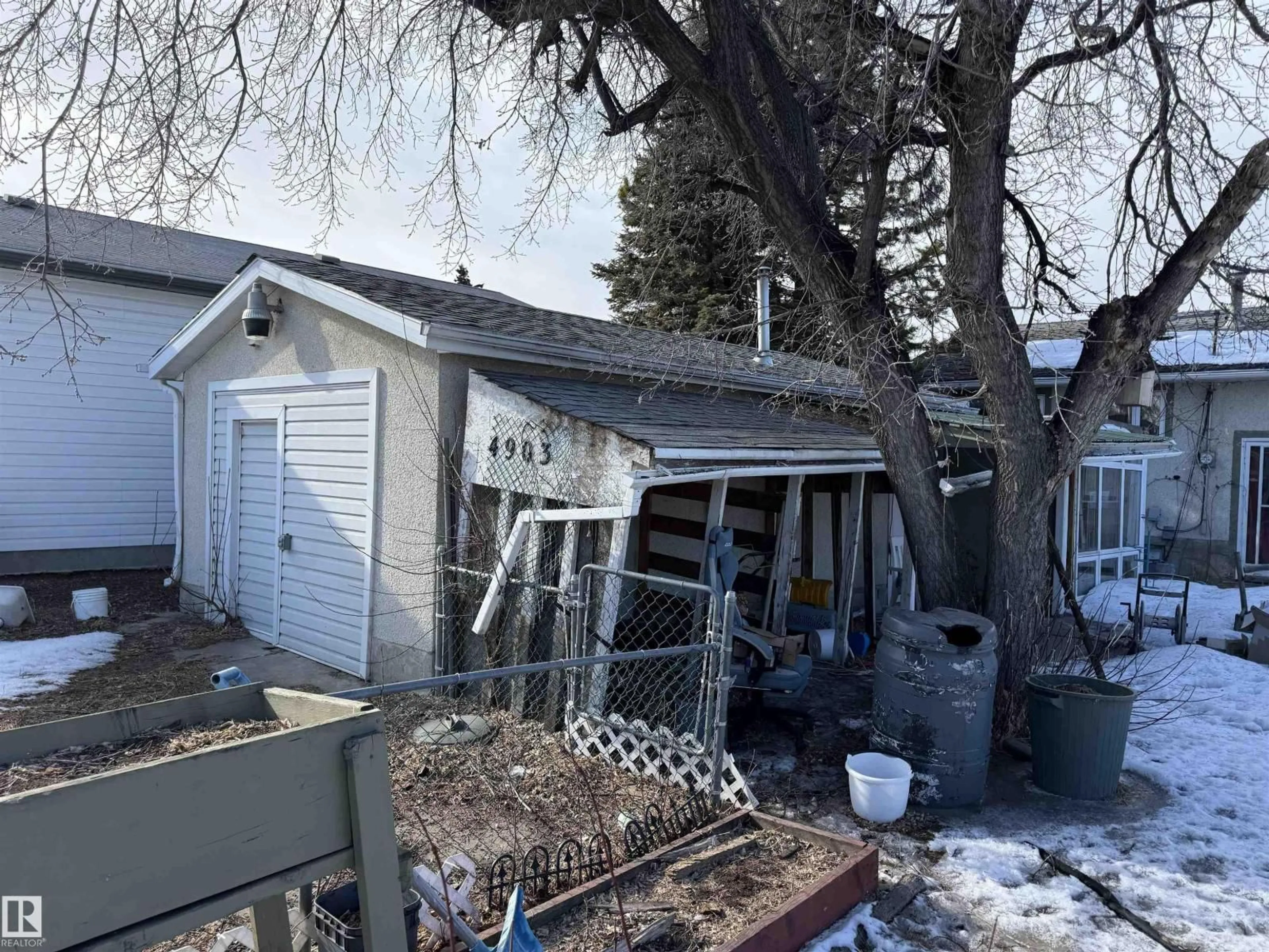 Shed for 4903 54A AV, Drayton Valley Alberta T7A1A3