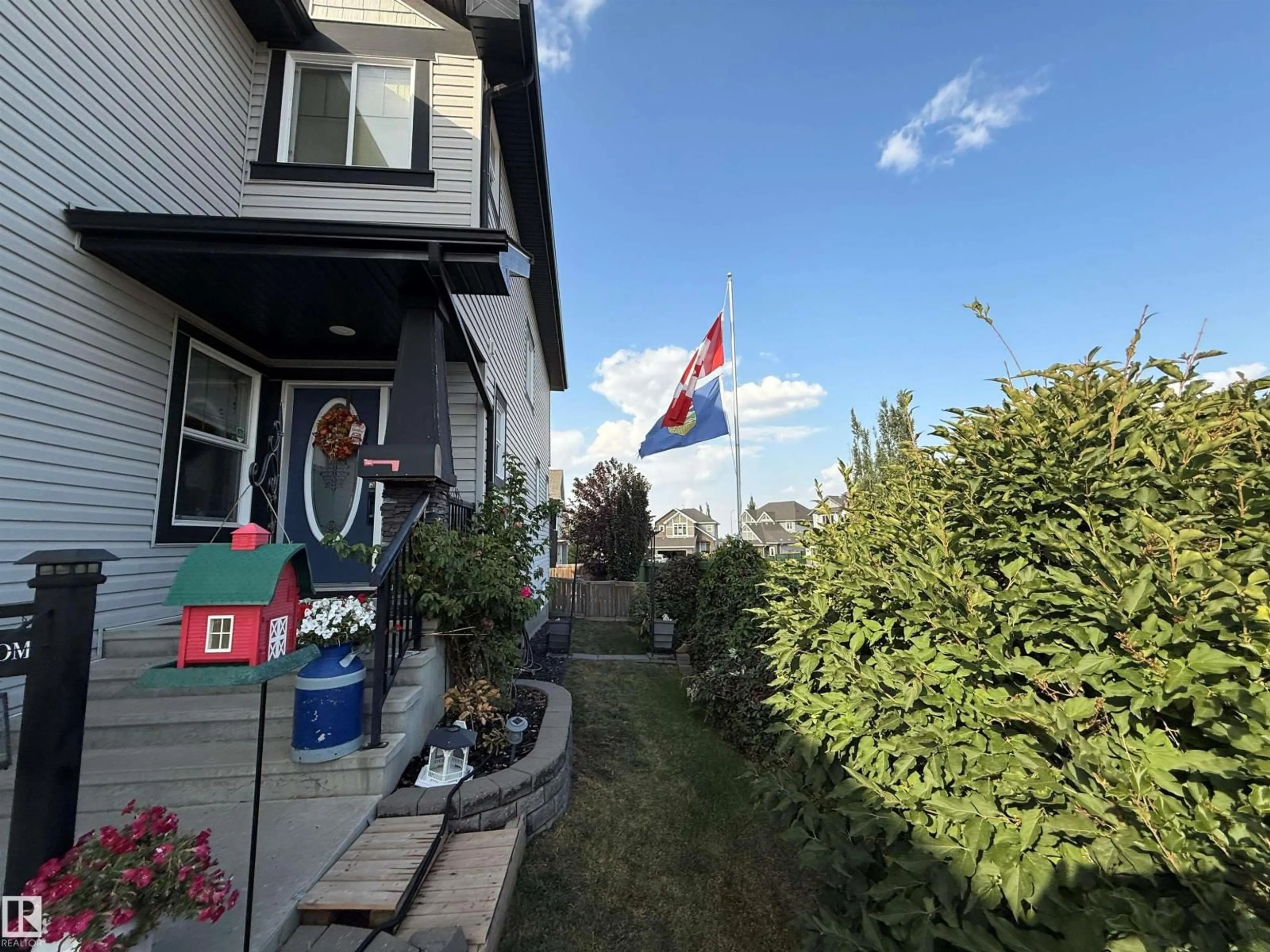 A pic from outside/outdoor area/front of a property/back of a property/a pic from drone, street for 463 CHURCHILL CR, Sherwood Park Alberta T8H0H3
