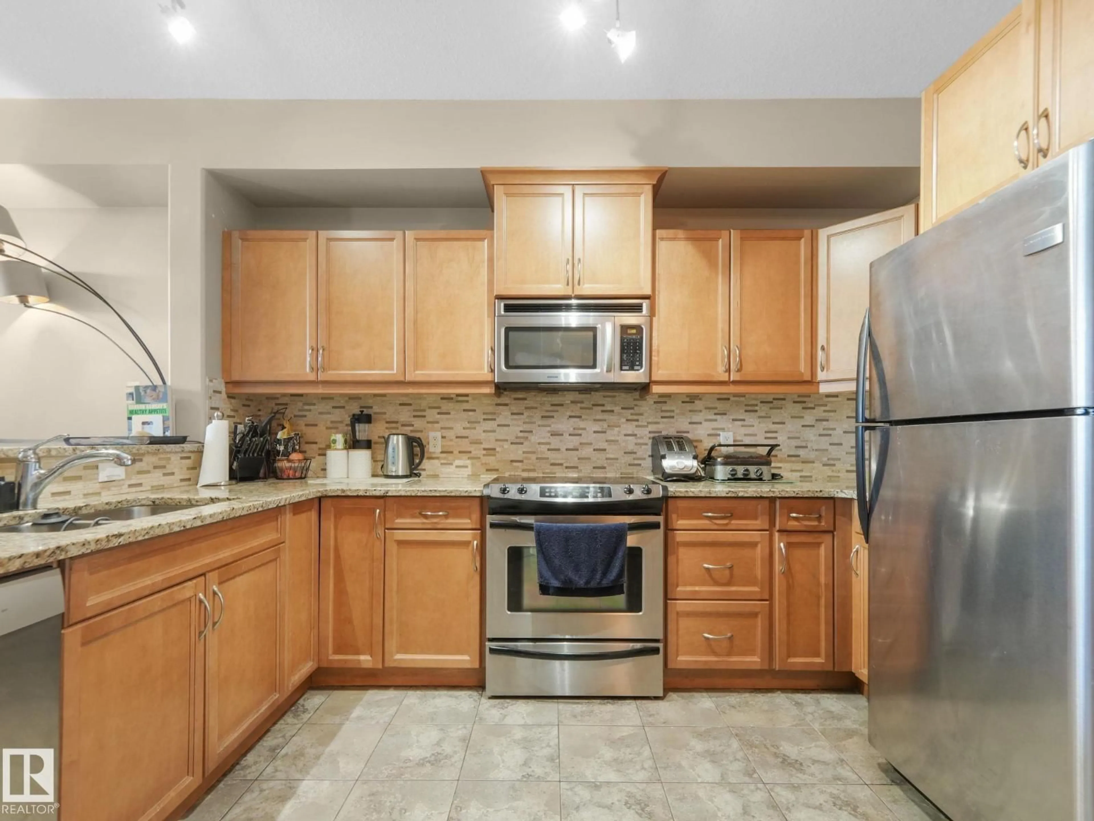 Standard kitchen, ceramic/tile floor for #412 - 12408 15 AV, Edmonton Alberta T6W1X2