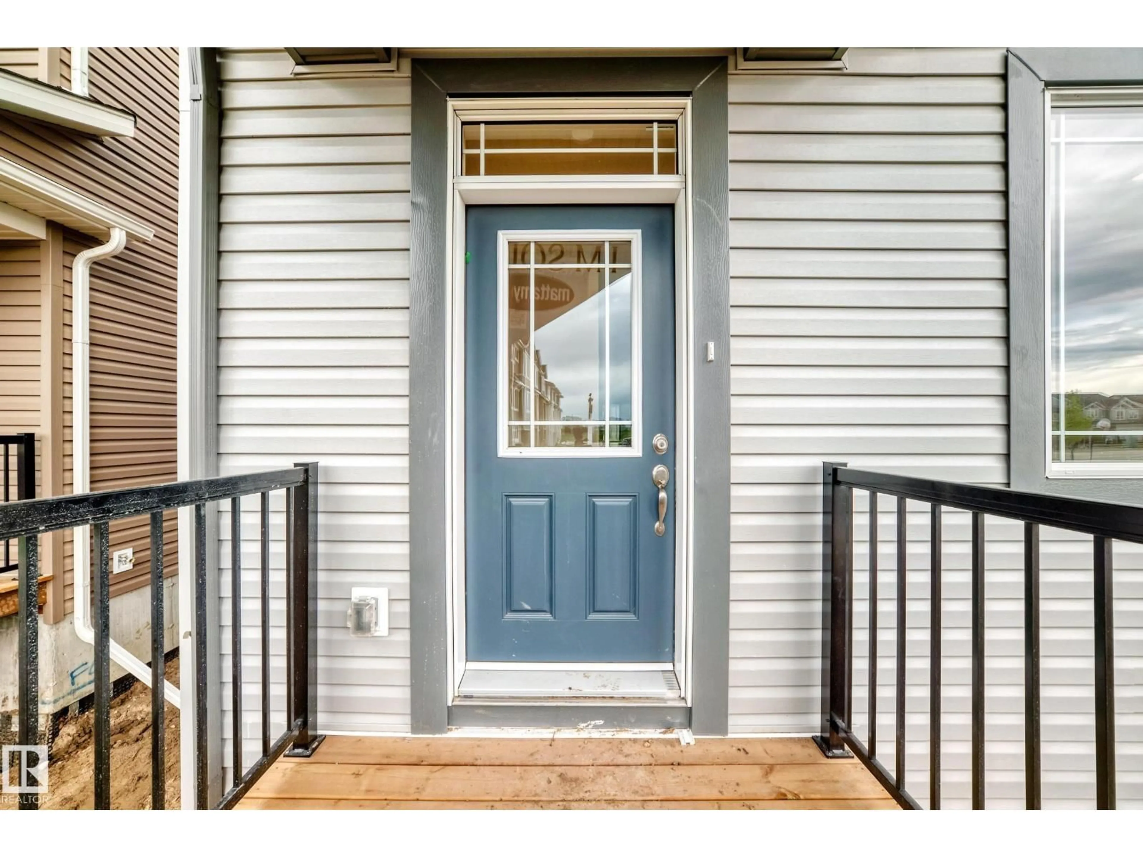Indoor entryway for 1225 STONESIDE RD, Sherwood Park Alberta T8H3B4