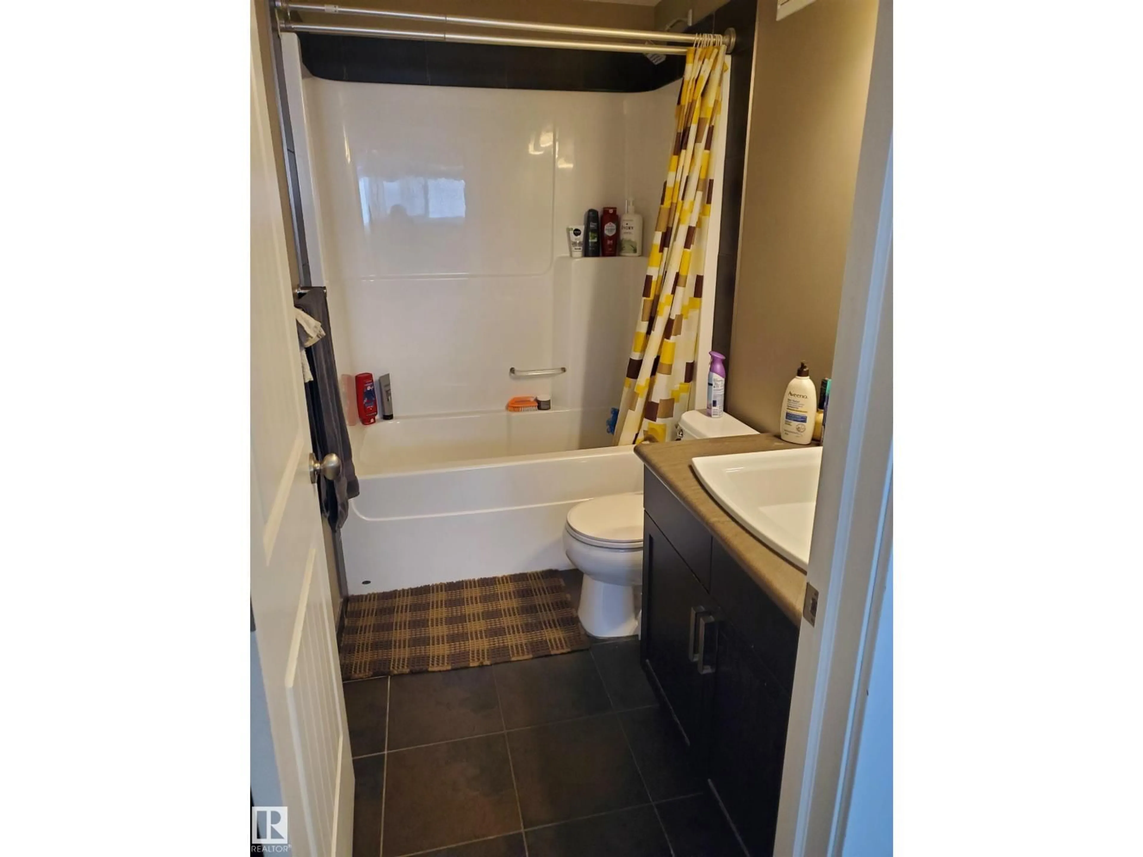 Standard bathroom, ceramic/tile floor for 7605 115 B ST, Grande Prairie Alberta T8W0J2