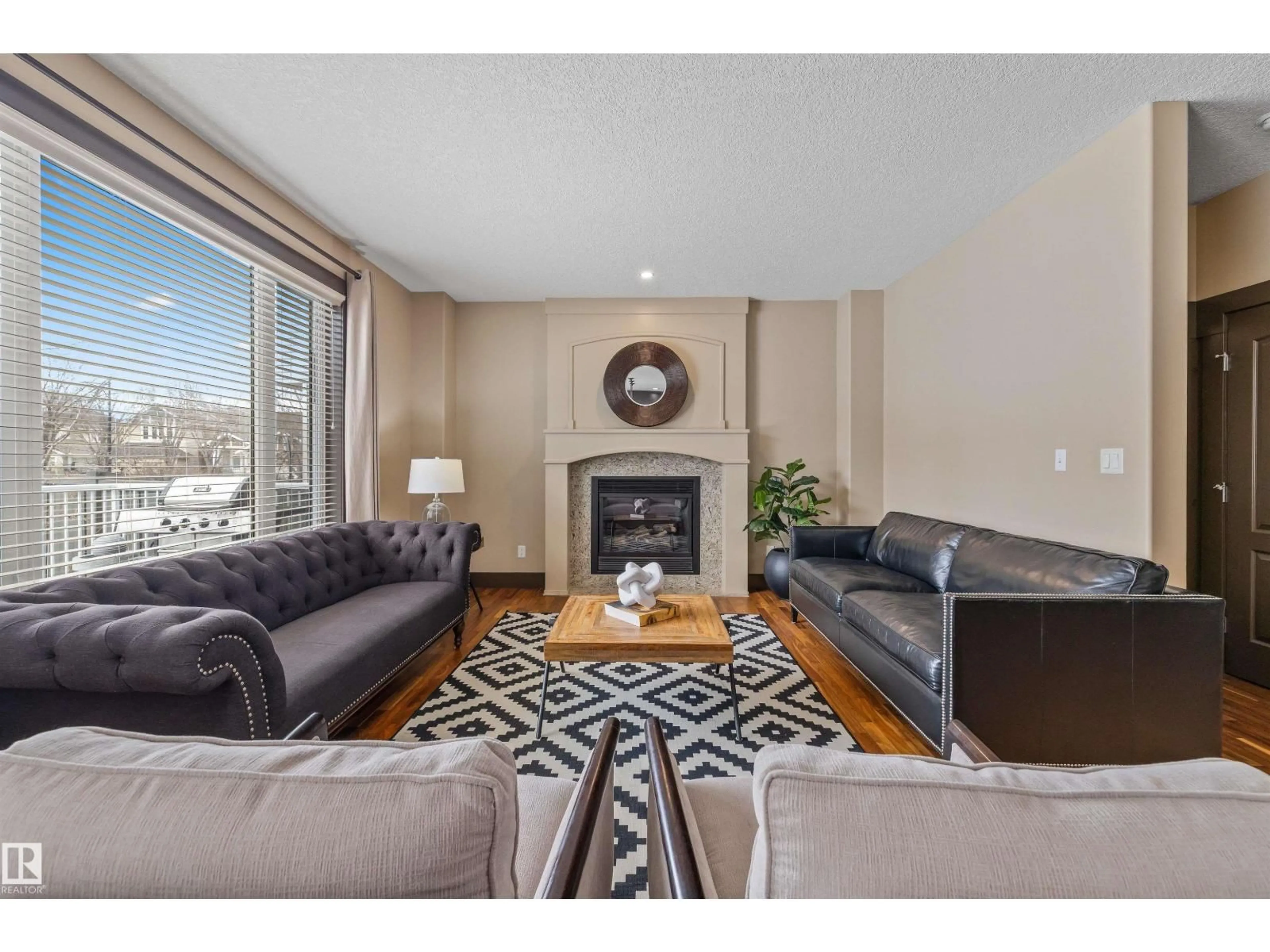 Living room with furniture, unknown for 1014 HOPE RD, Edmonton Alberta T6M3A1