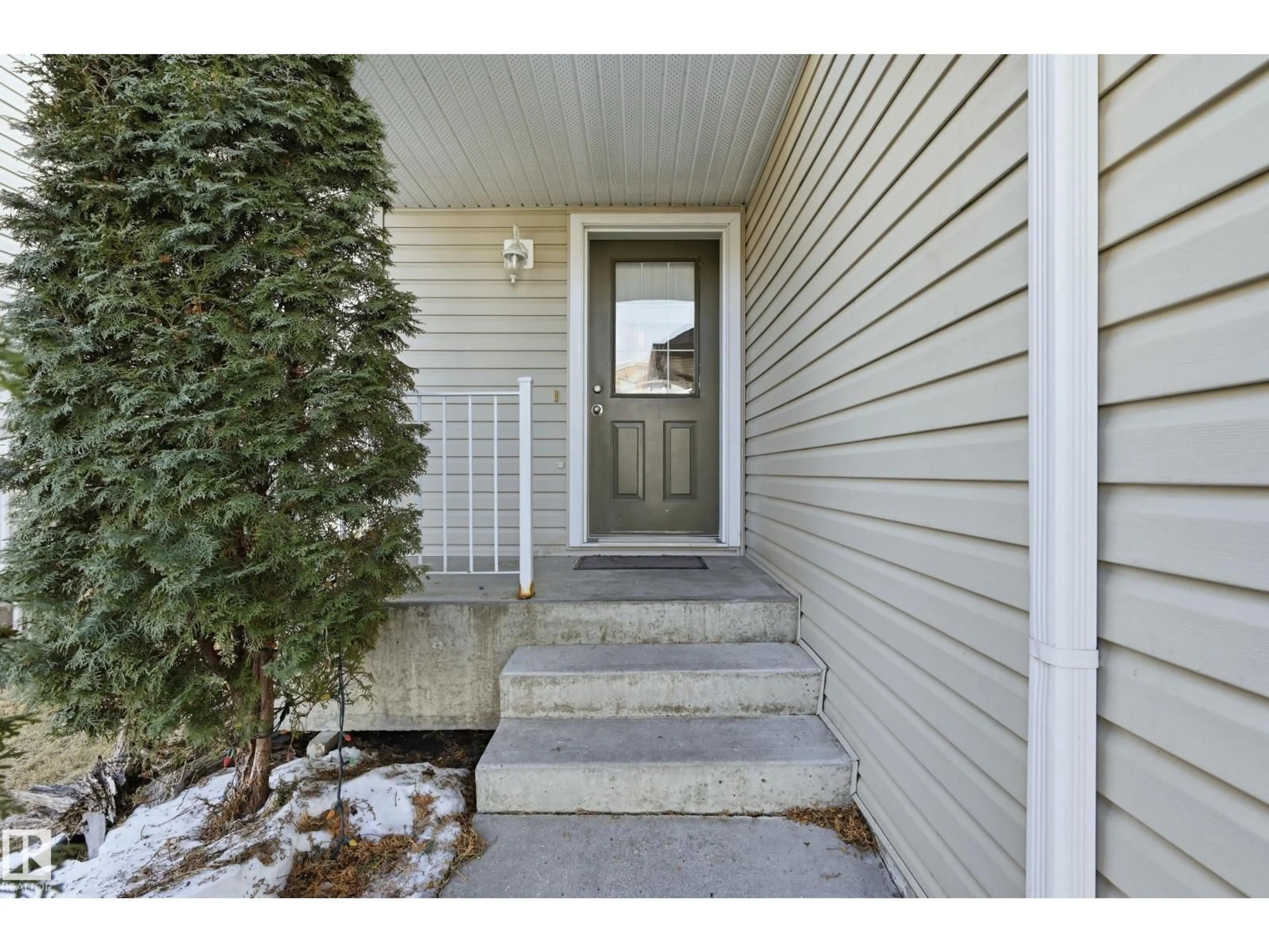 Indoor entryway for #53 - 287 MACEWAN RD, Edmonton Alberta T6W1T4