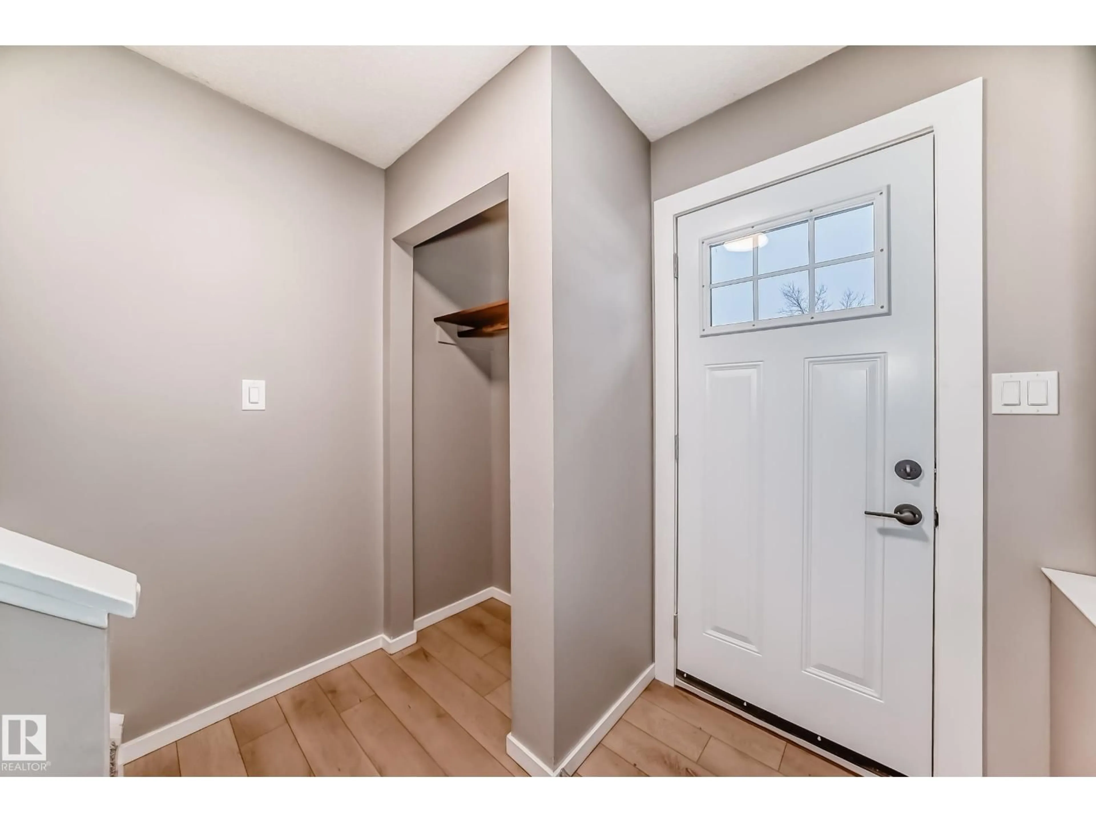 Indoor entryway for NW - 6808 149 AV, Edmonton Alberta T5C2V2