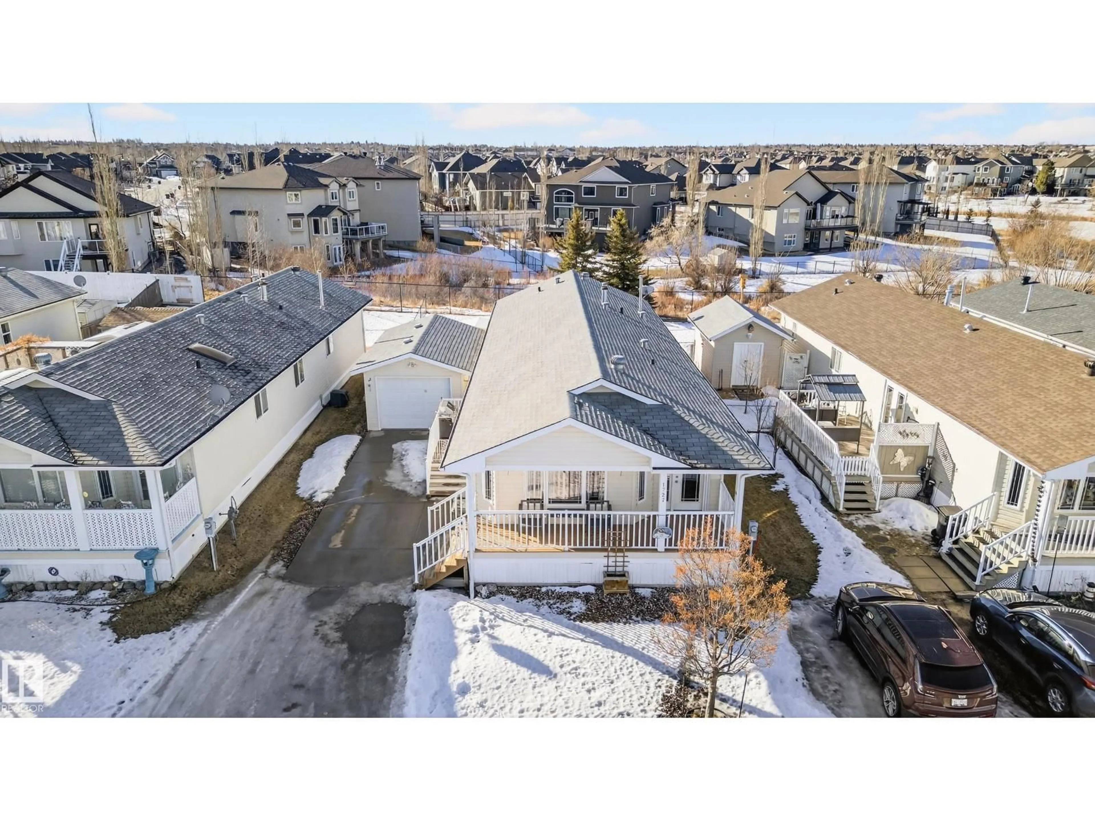 A pic from outside/outdoor area/front of a property/back of a property/a pic from drone, street for 1727 JUBILEE LO, Sherwood Park Alberta T8H2N6