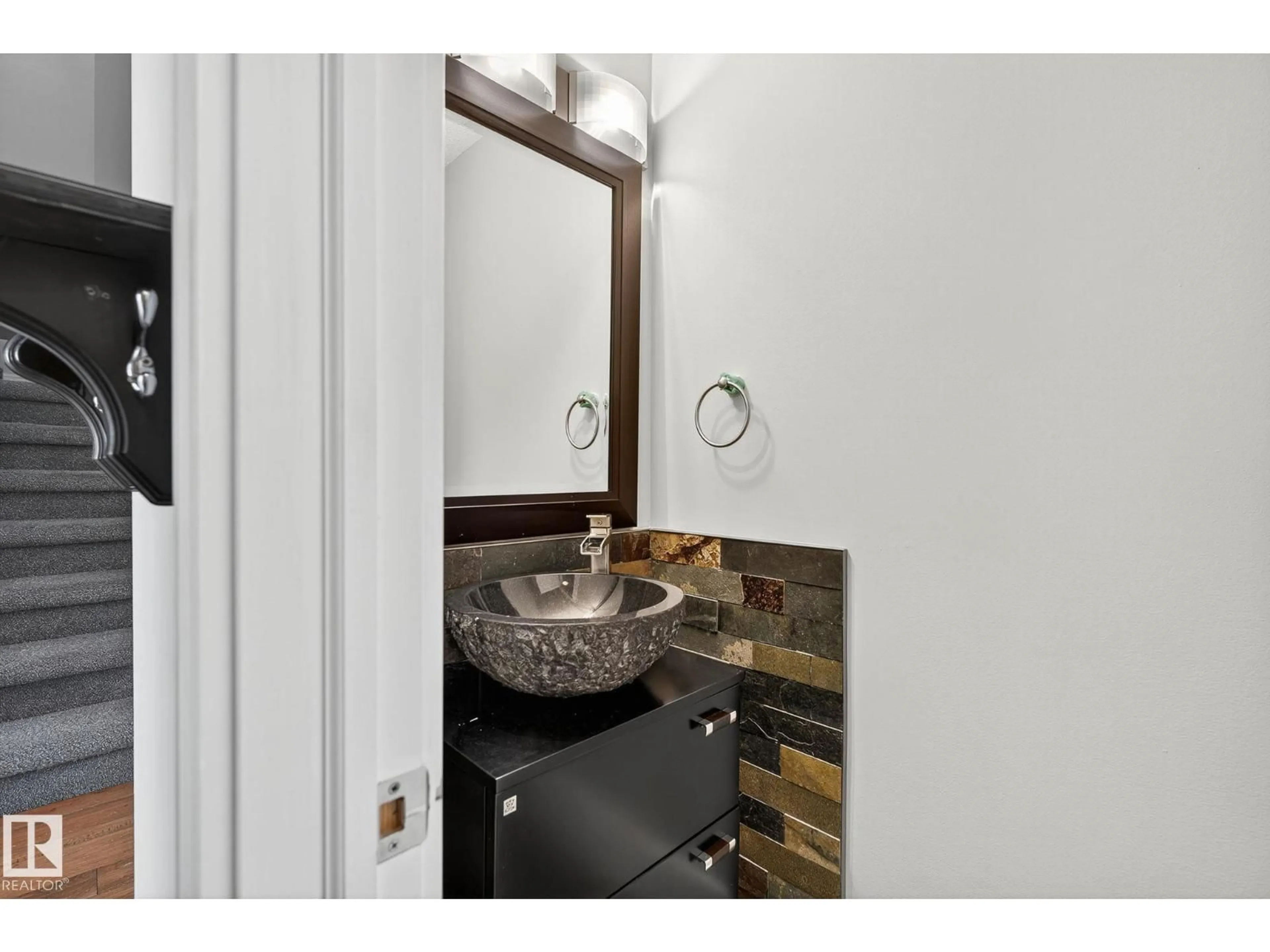 Standard bathroom, ceramic/tile floor for 146 CALLINGWOOD PL, Edmonton Alberta T5T8C6