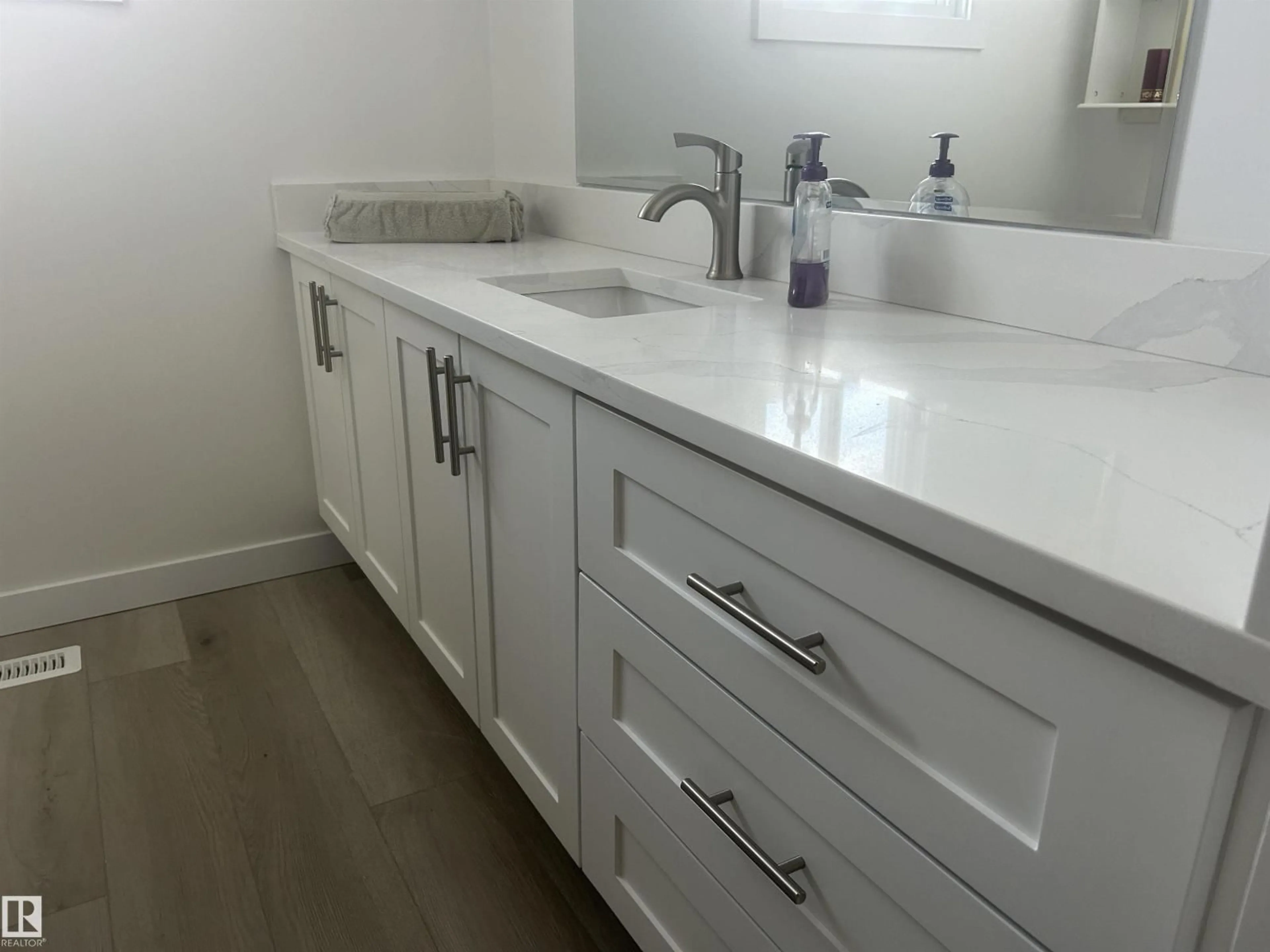 Contemporary bathroom, ceramic/tile floor for NW - 14911 77 ST, Edmonton Alberta T5C1E9