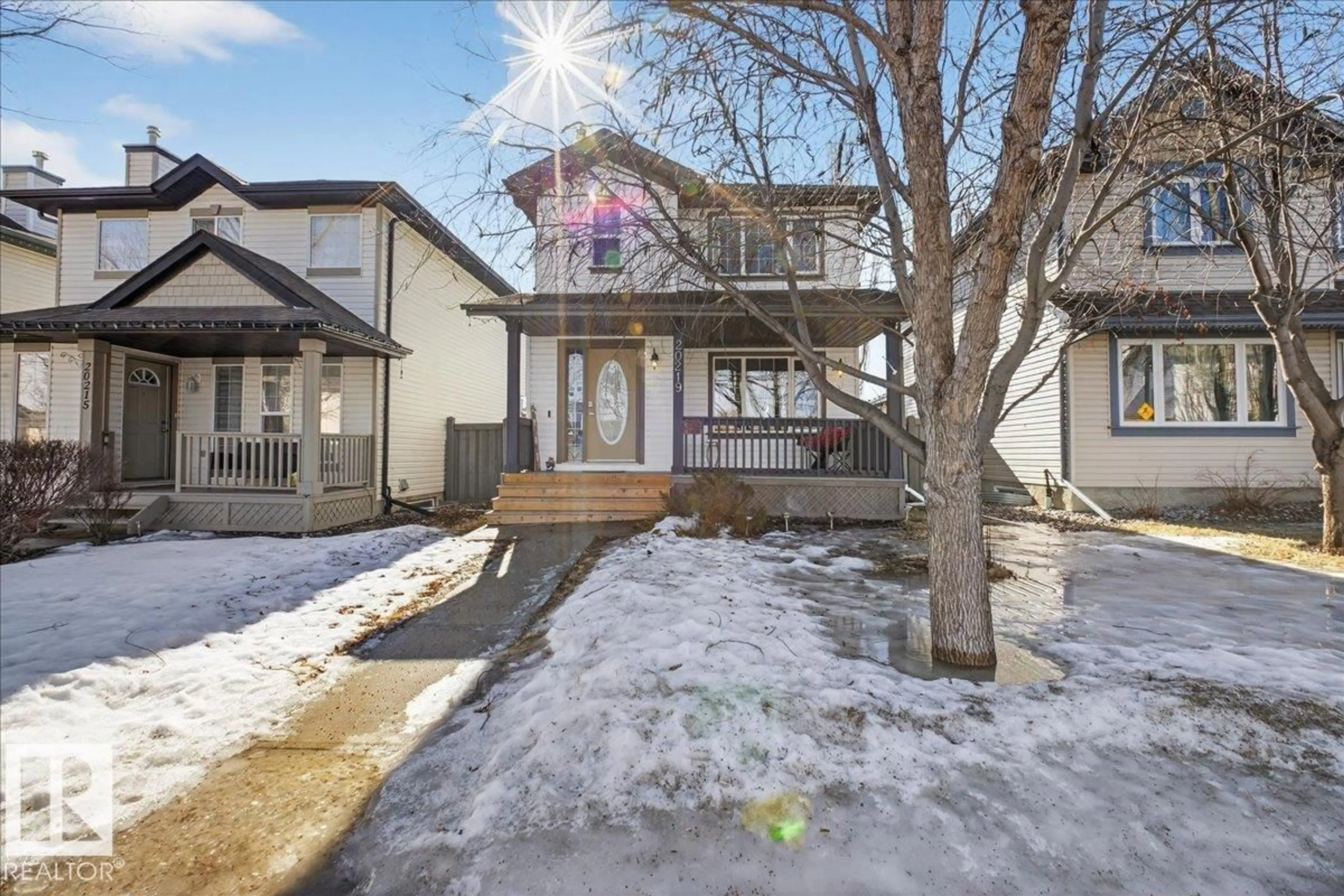 A pic from outside/outdoor area/front of a property/back of a property/a pic from drone, street for 20219 54 AV, Edmonton Alberta T6M2W6