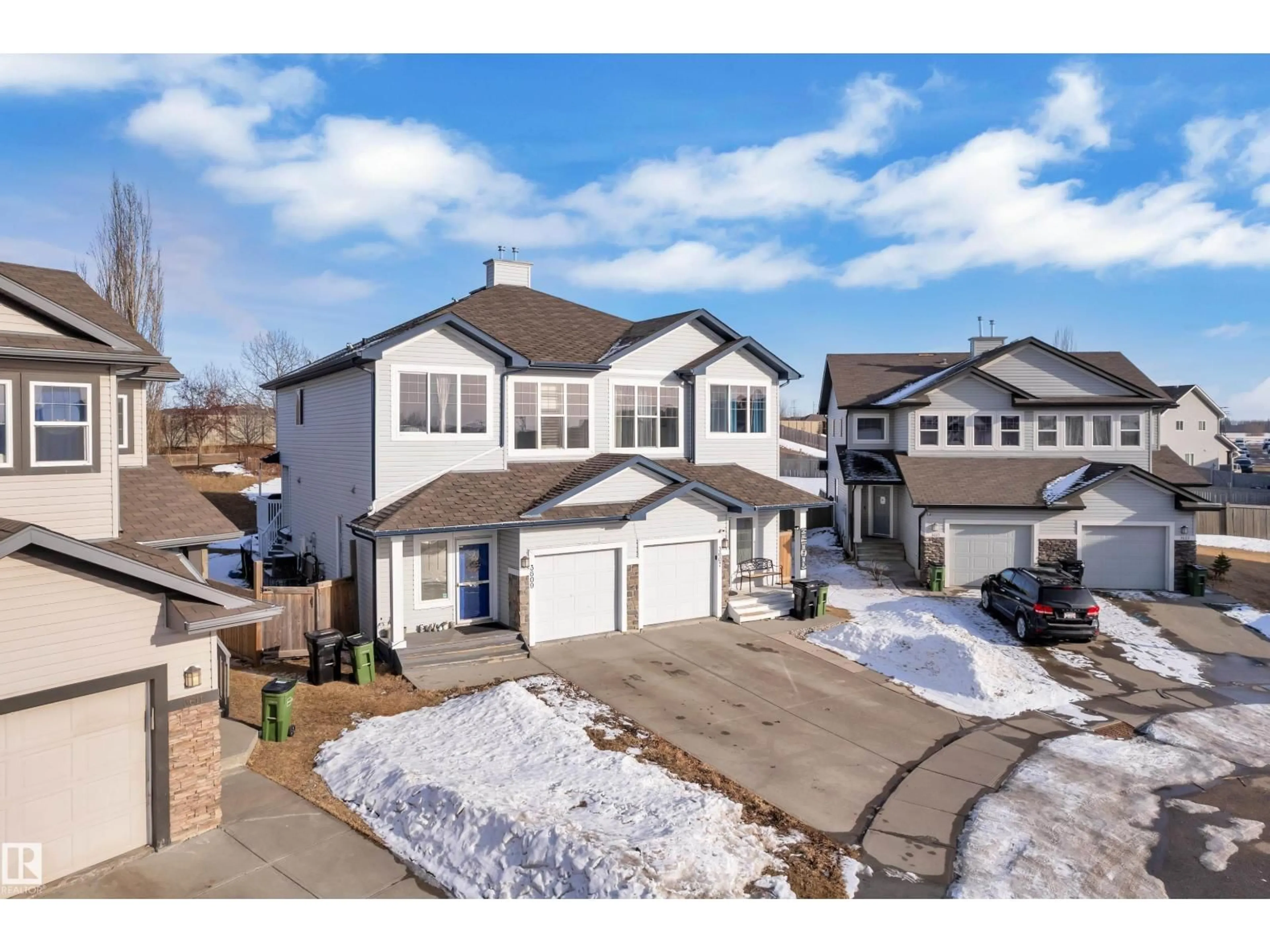 A pic from outside/outdoor area/front of a property/back of a property/a pic from drone, street for 3609 11 STREET, Edmonton Alberta T6T0E9