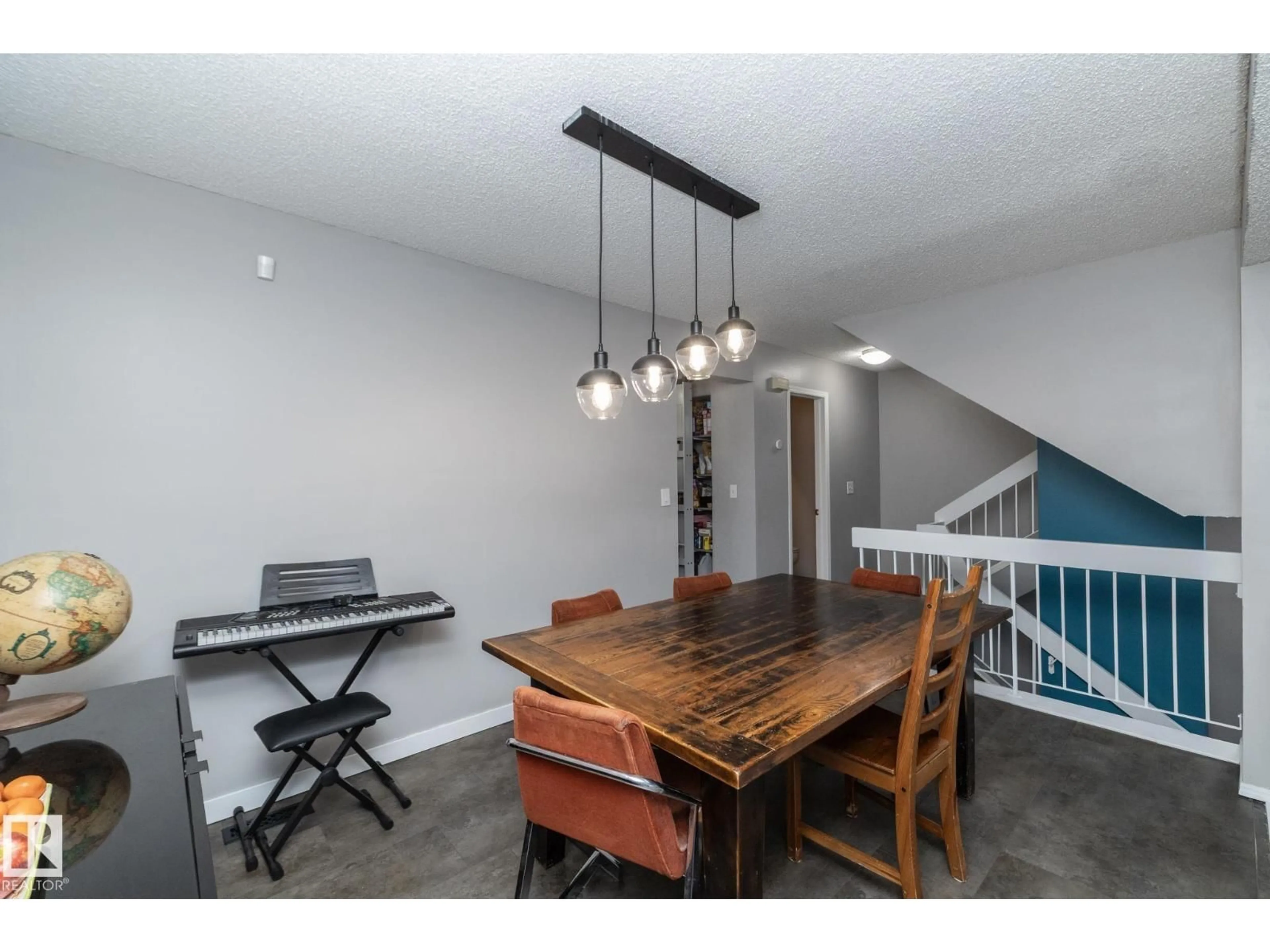 Dining room, unknown for 6 GLAEWYN ES, St. Albert Alberta T8N2P1