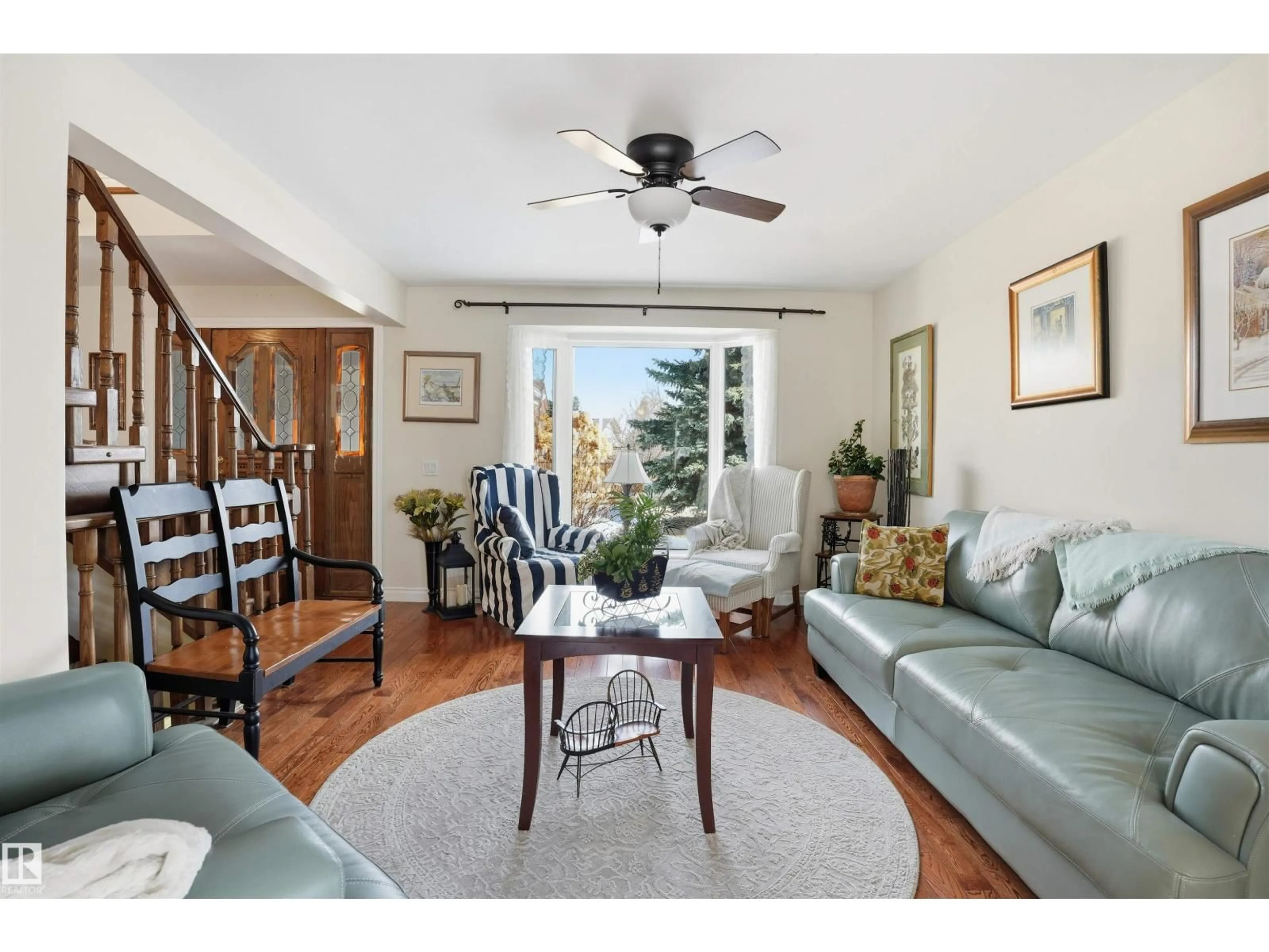 Living room with furniture, unknown for 497 VISCOUNT CR, Sherwood Park Alberta T8A4K6