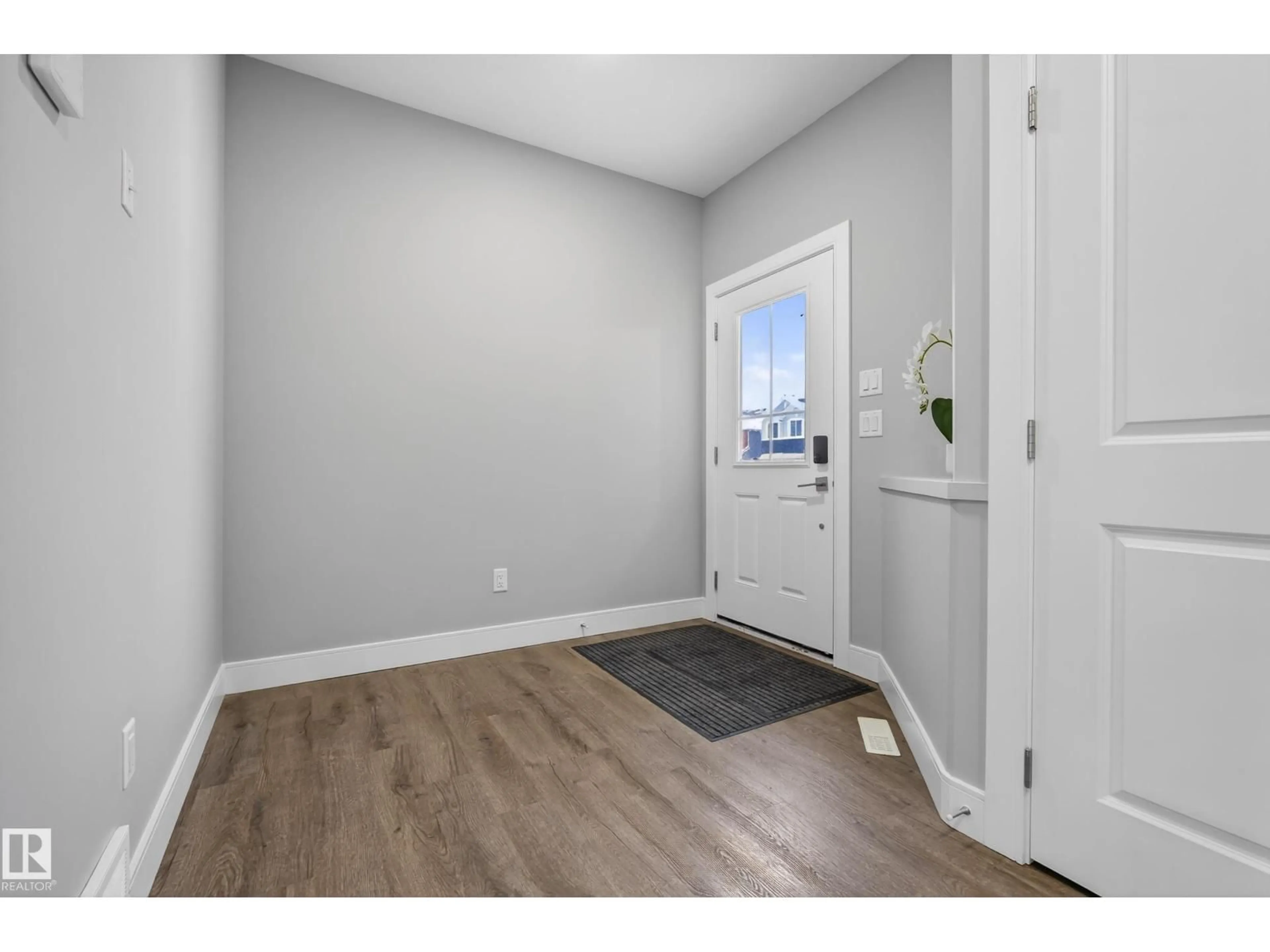 Indoor entryway for SW - 3224 160 ST, Edmonton Alberta T6W3A1