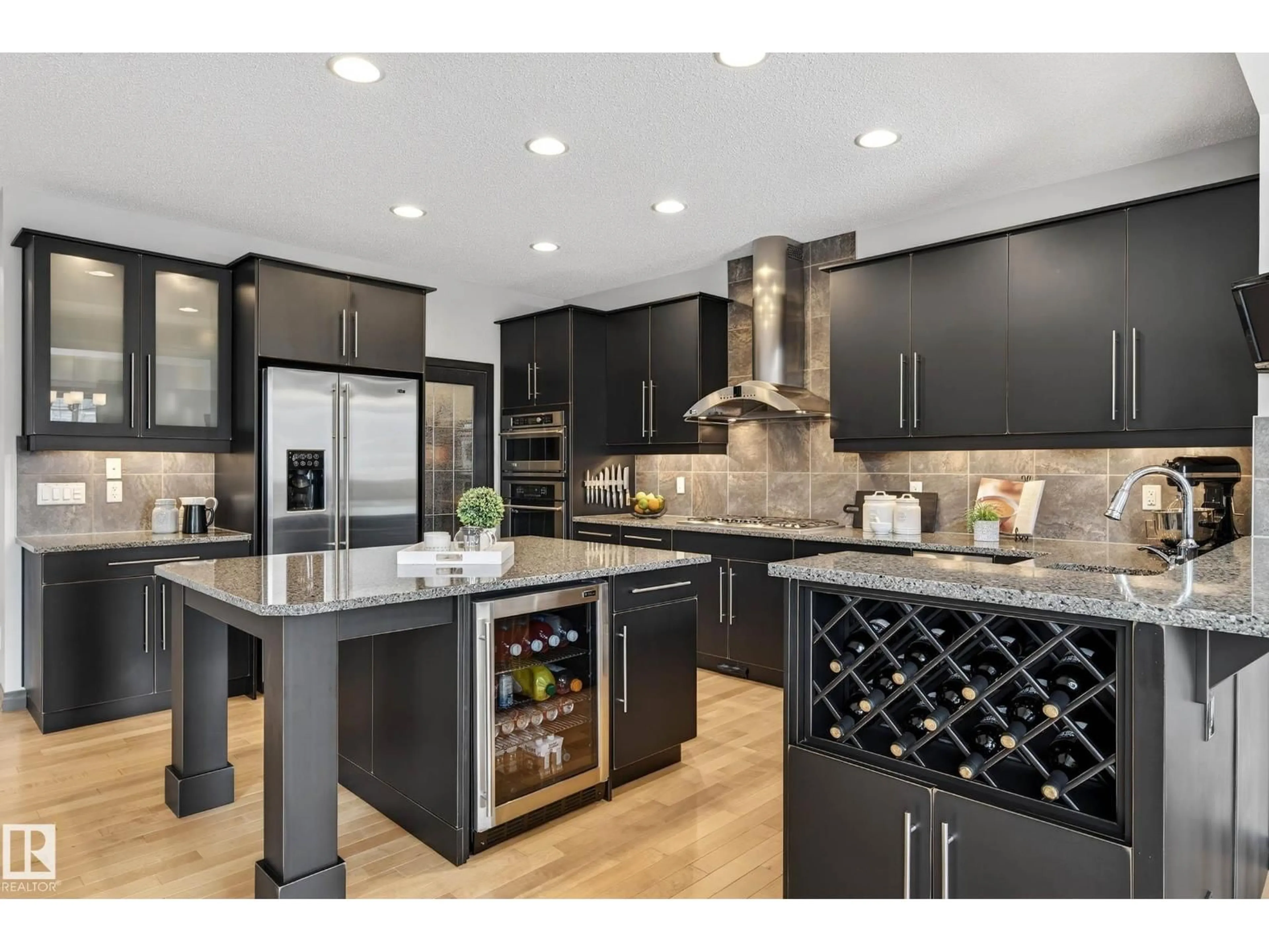 Contemporary kitchen, unknown for 5408 SUNVIEW BA, Sherwood Park Alberta T8H0K3