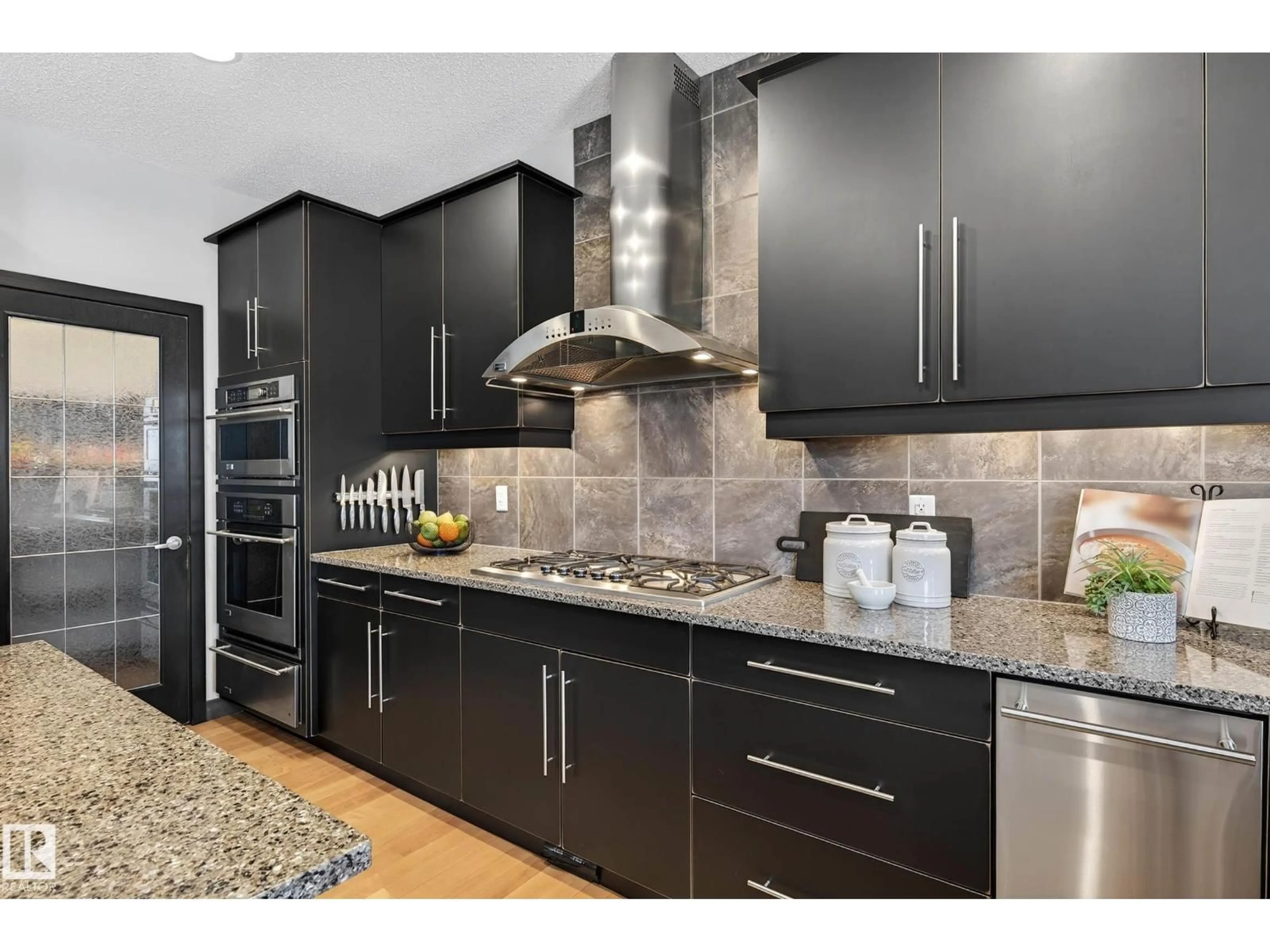 Contemporary kitchen, ceramic/tile floor for 5408 SUNVIEW BA, Sherwood Park Alberta T8H0K3