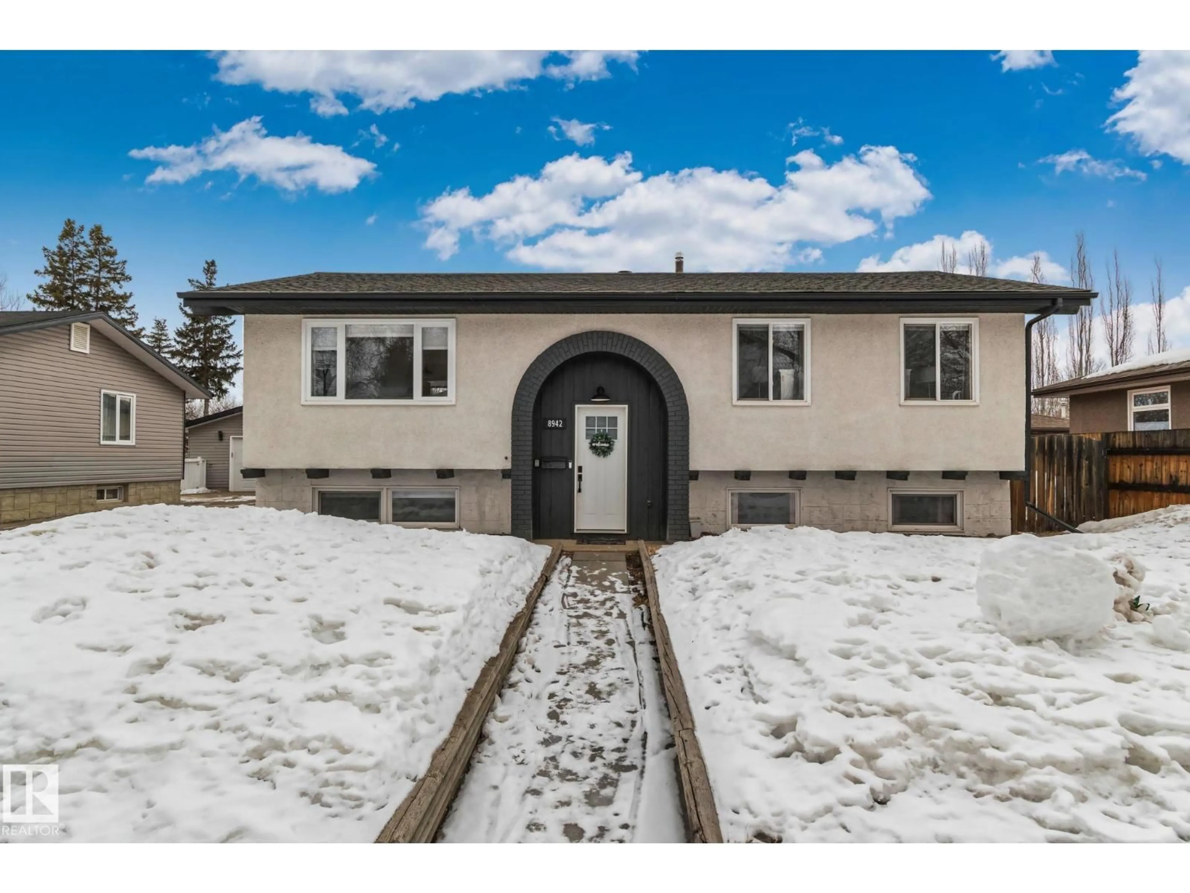 Home with vinyl exterior material, street for 8942 94 AV, Fort Saskatchewan Alberta T8L1B4