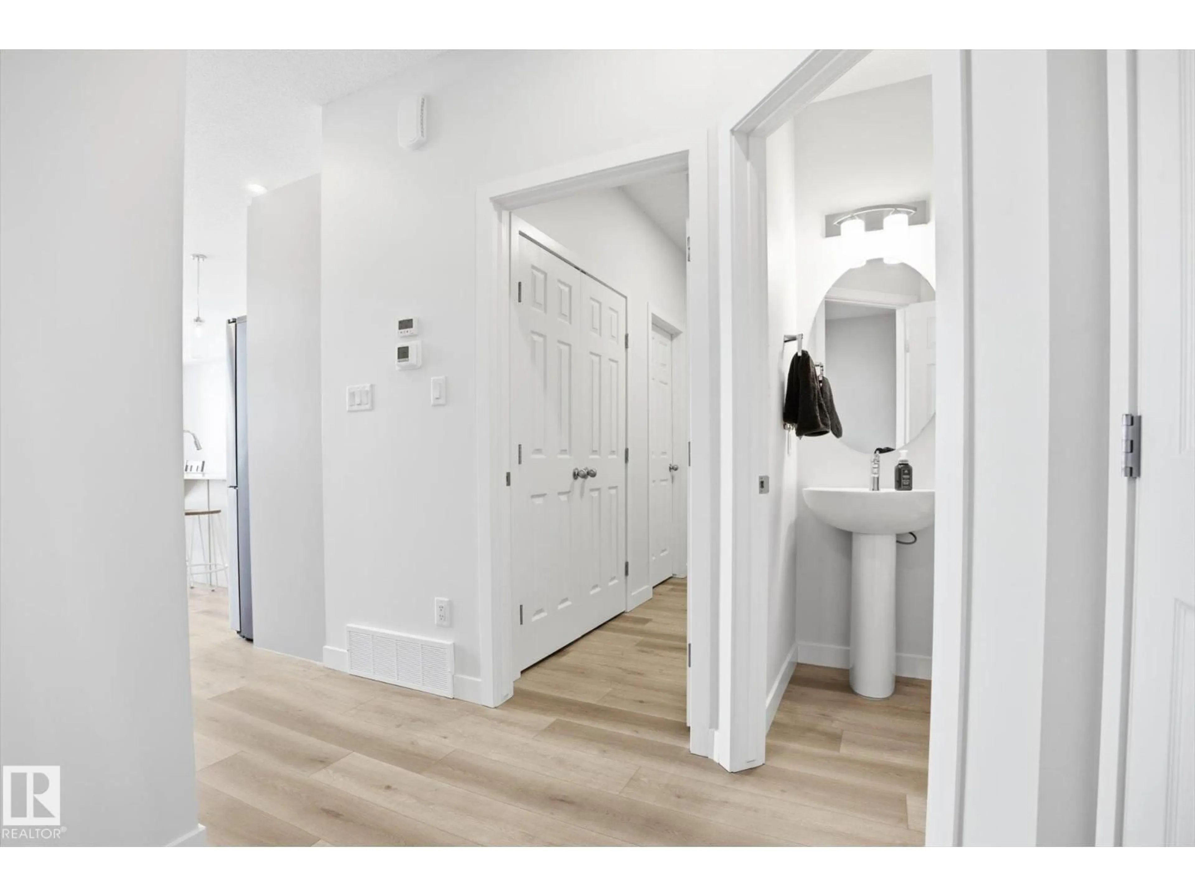 Indoor entryway for 66 SEDUM WY, Sherwood Park Alberta T8H2X7