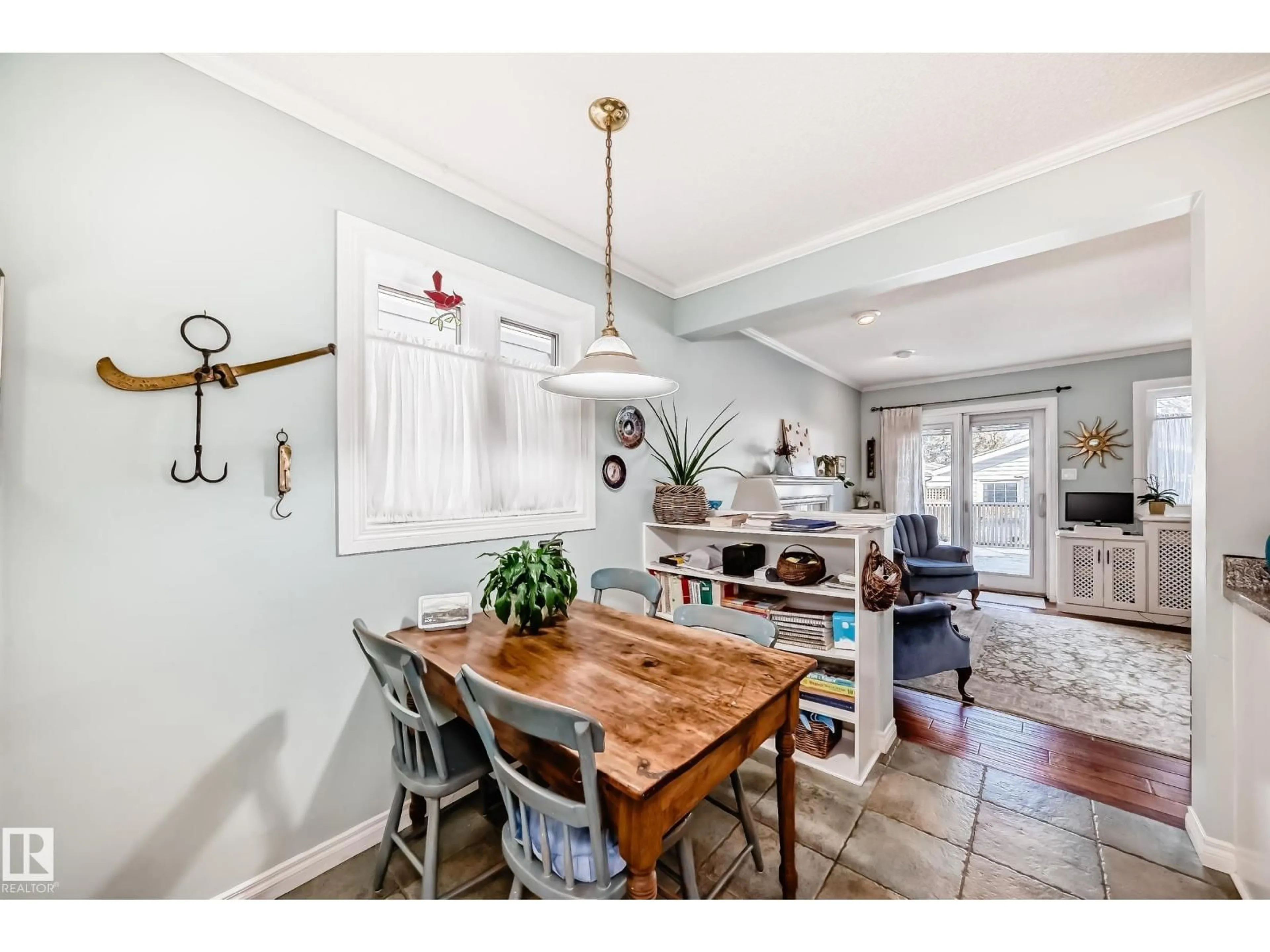 Unknown for 10279 89 ST, Edmonton Alberta T5H1R3