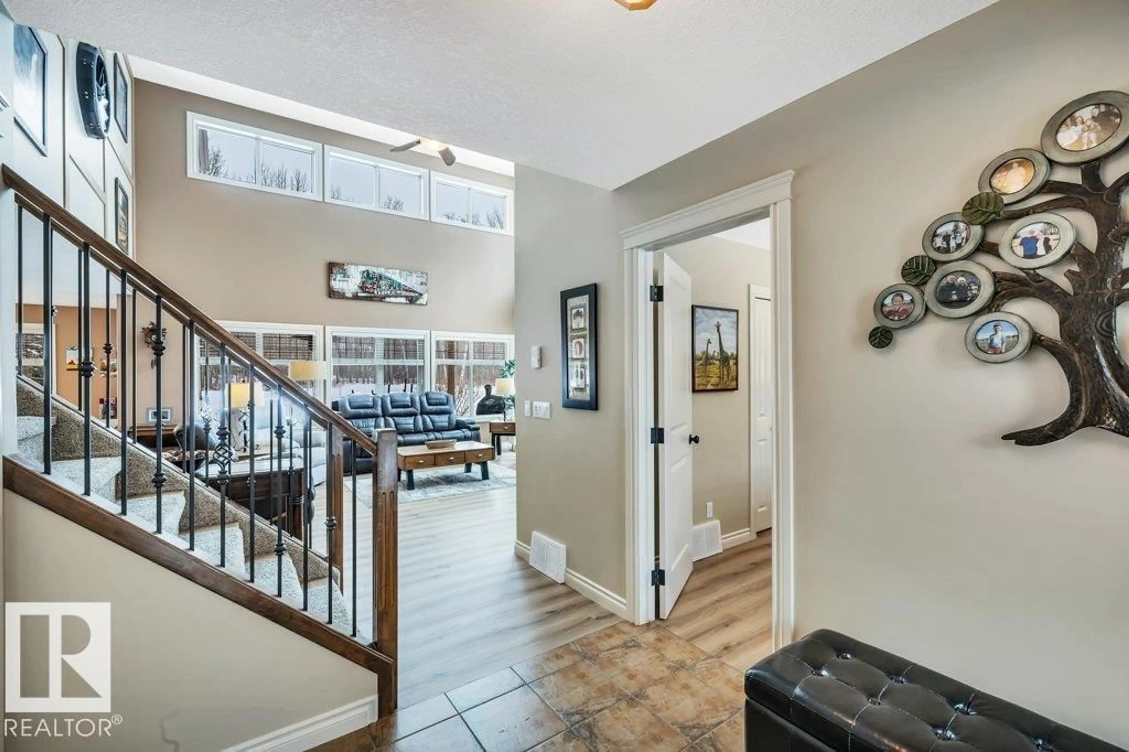 Indoor entryway for 111 CRYSTAL SPRINGS DRIVE, Rural Wetaskiwin County Alberta T0C2V0