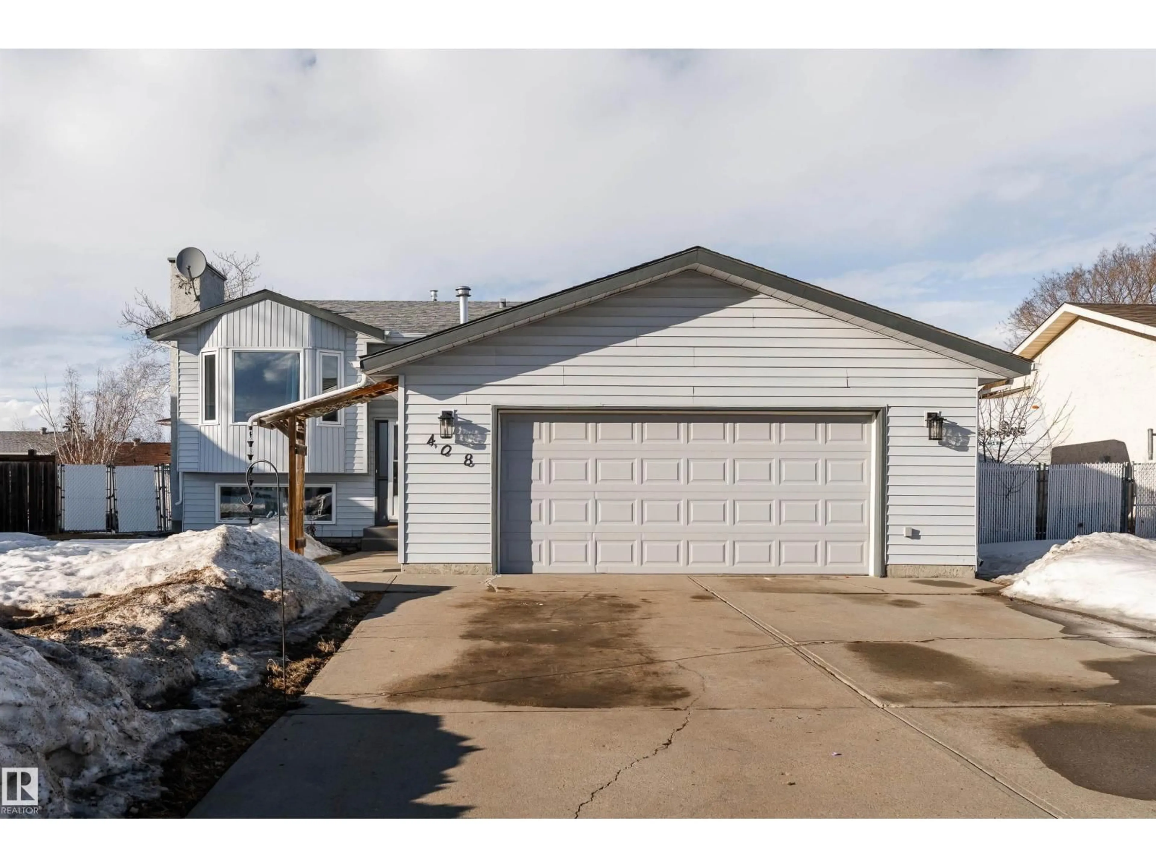 Indoor garage for 408 GRANDIN DR, Morinville Alberta T8R1J1