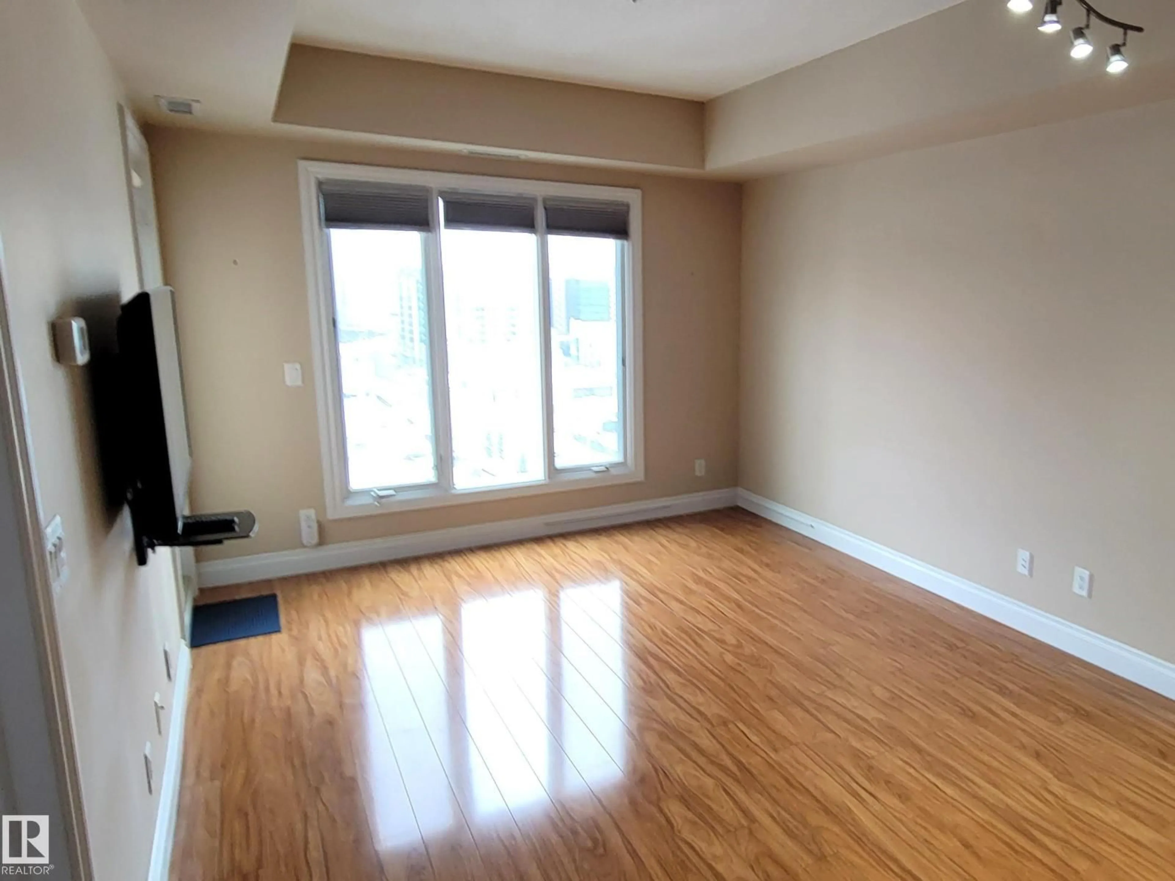 A pic of a room for 10303 - 1005 111 ST NW, Edmonton Alberta T5K0C6