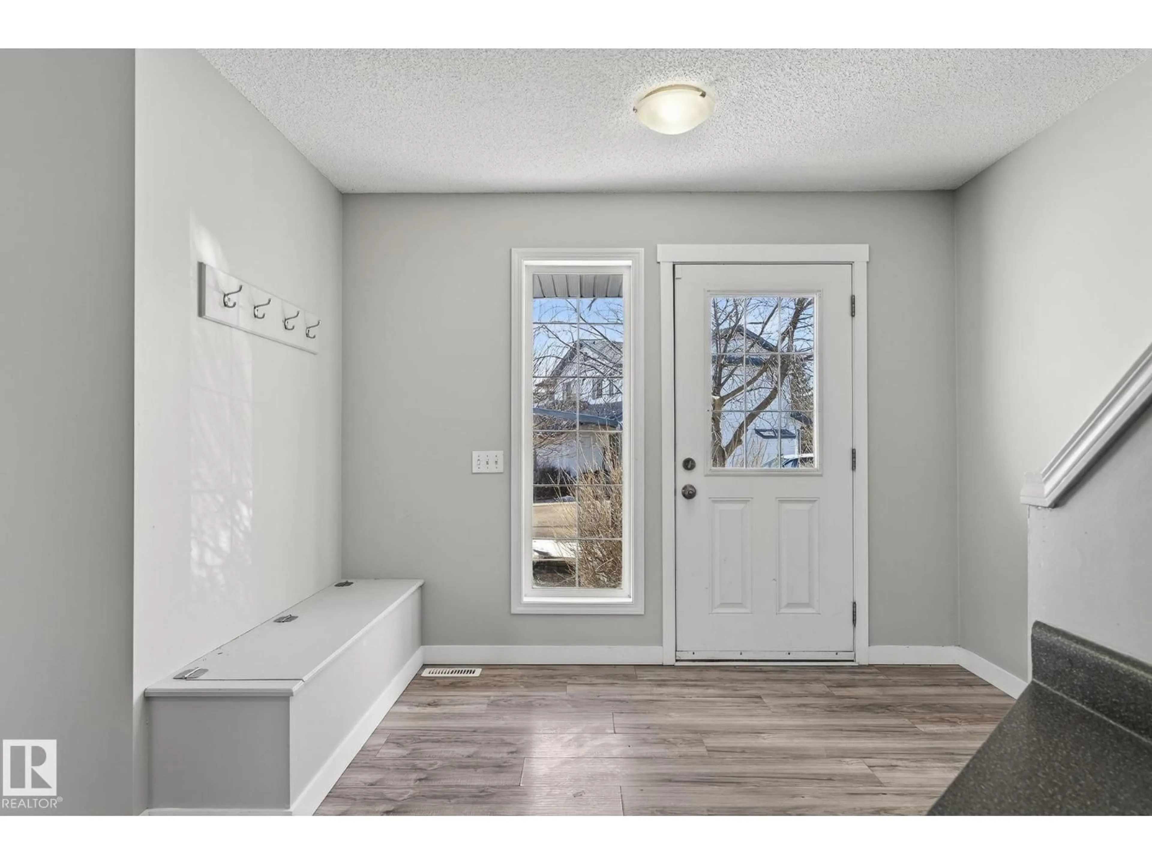 Indoor entryway for #30 - 450 HYNDMAN CR, Edmonton Alberta T5A0E2