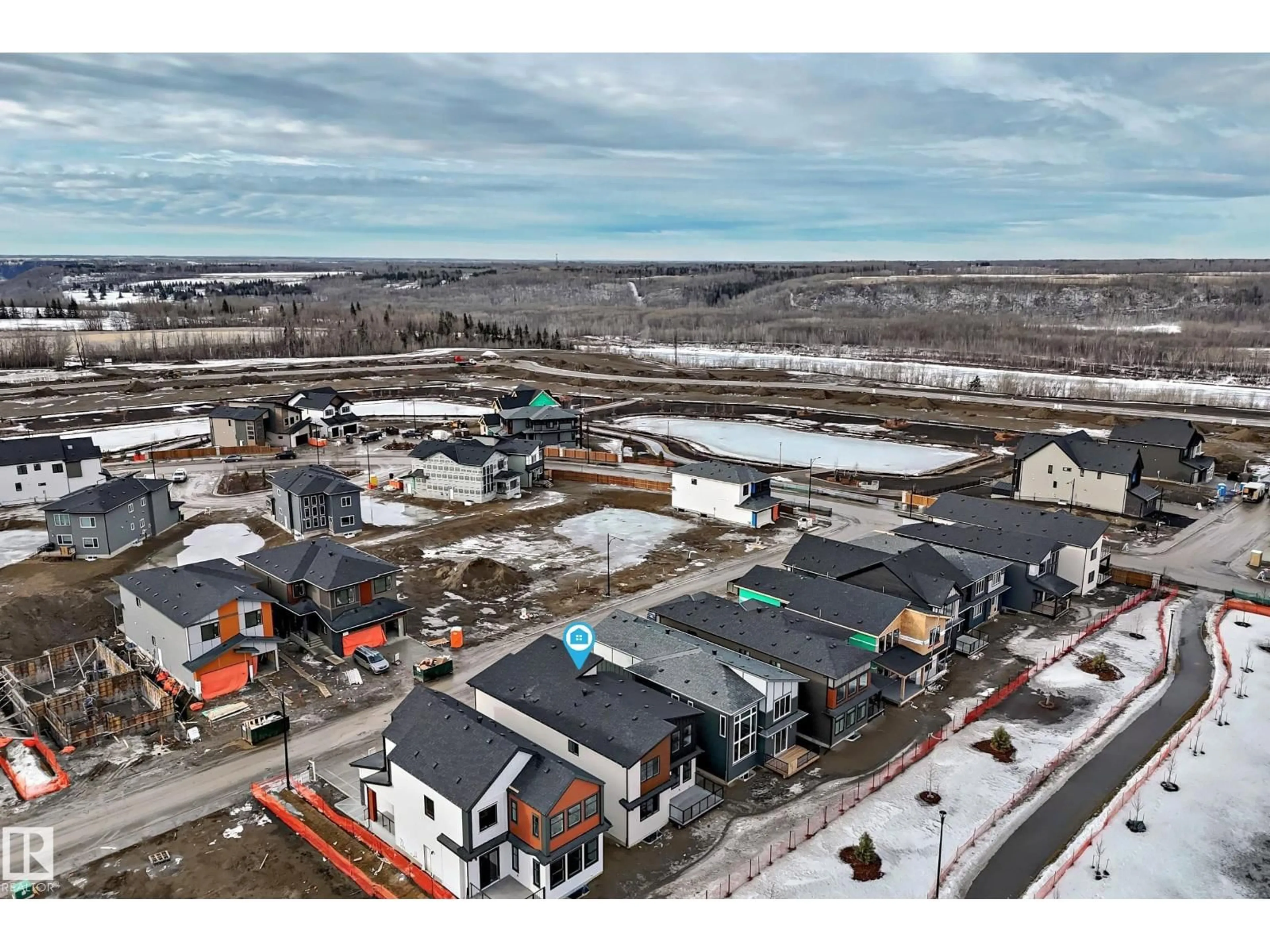 A pic from outside/outdoor area/front of a property/back of a property/a pic from drone, street for 7665 KIMIWAN CR, Edmonton Alberta T6W5W2