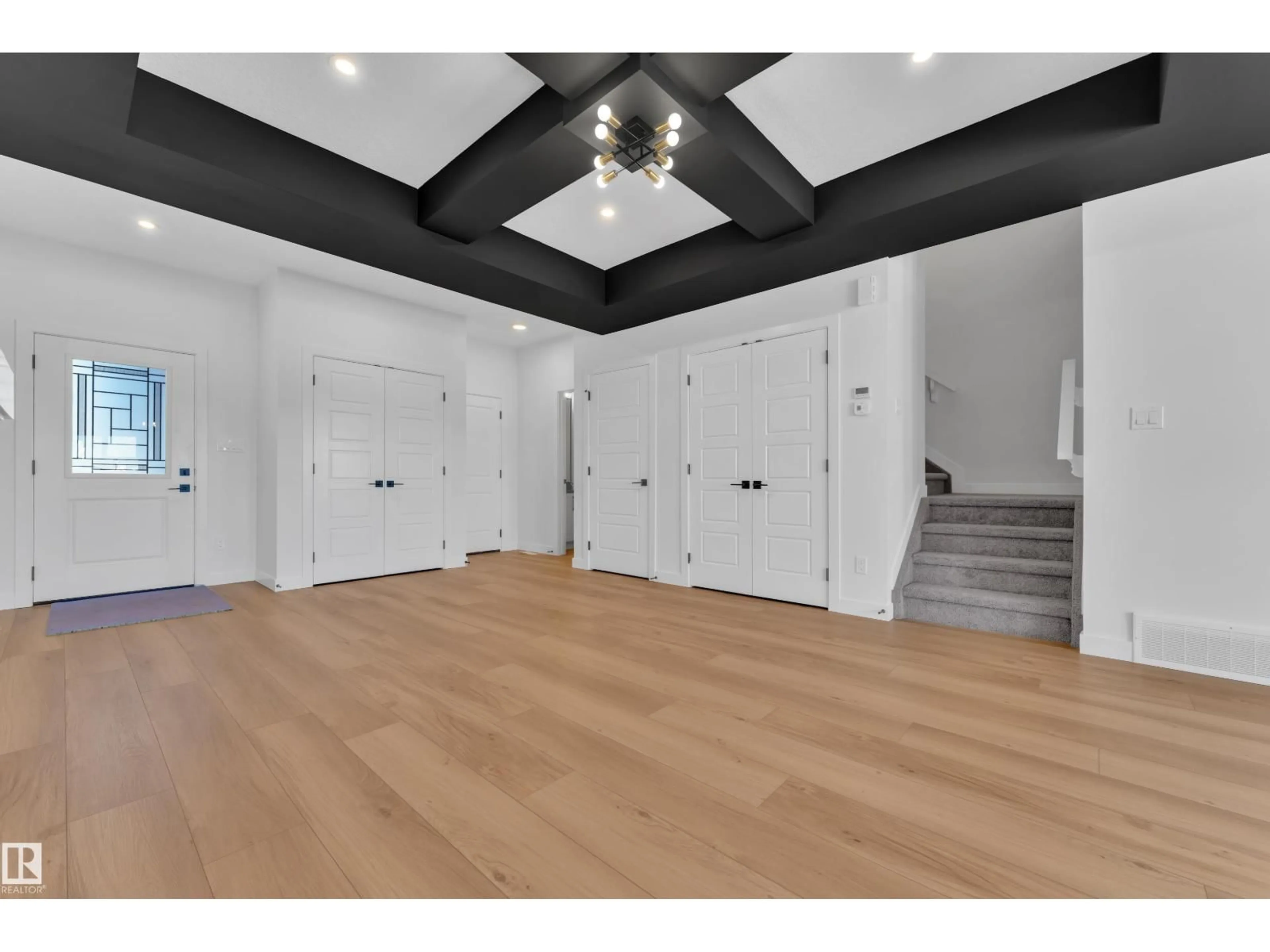 Indoor foyer for 9619 89A ST, Morinville Alberta T8R2R6