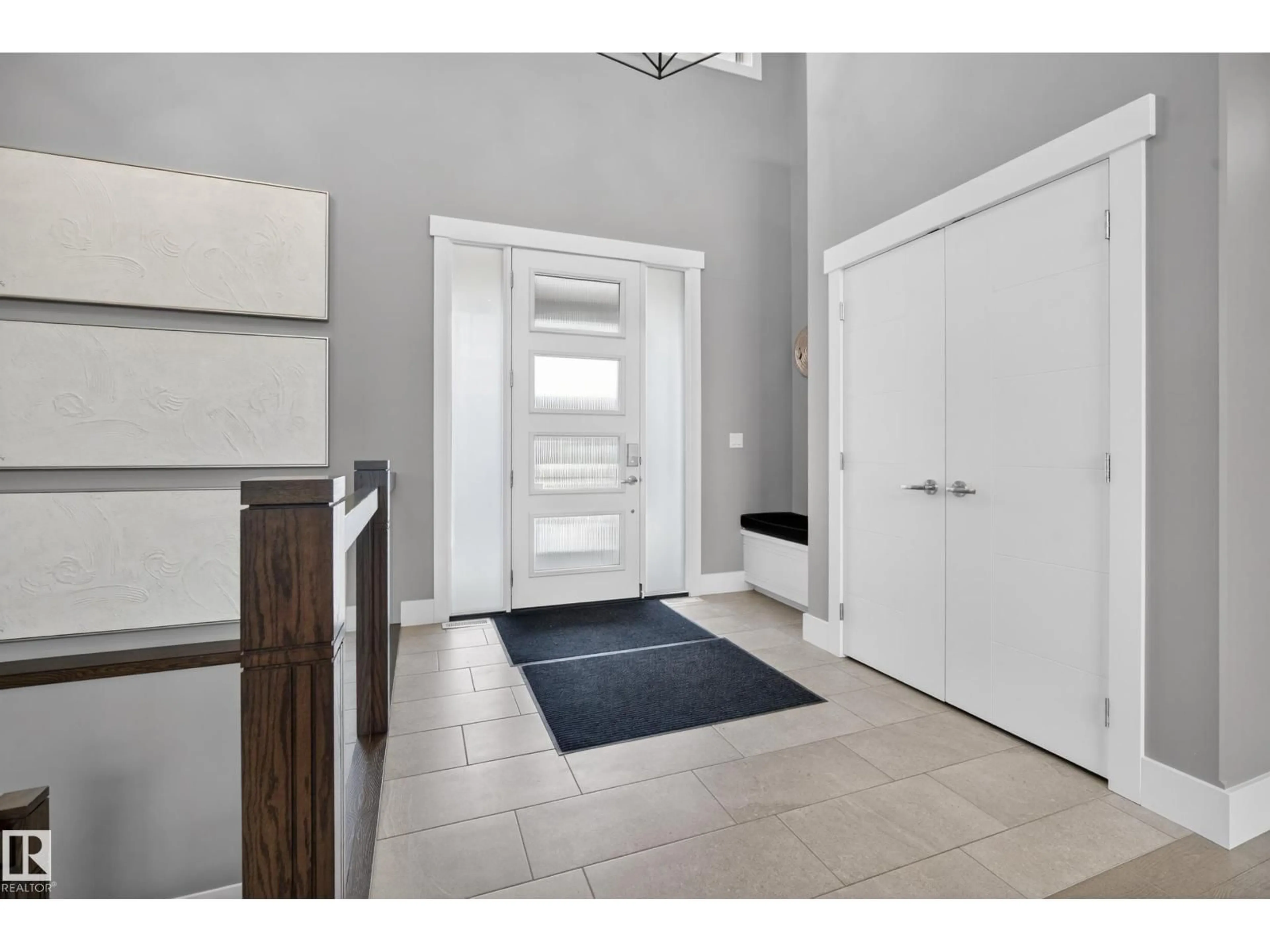 Indoor entryway for 10 HUNDRED ACRE GA, Ardrossan Alberta T8E0A7