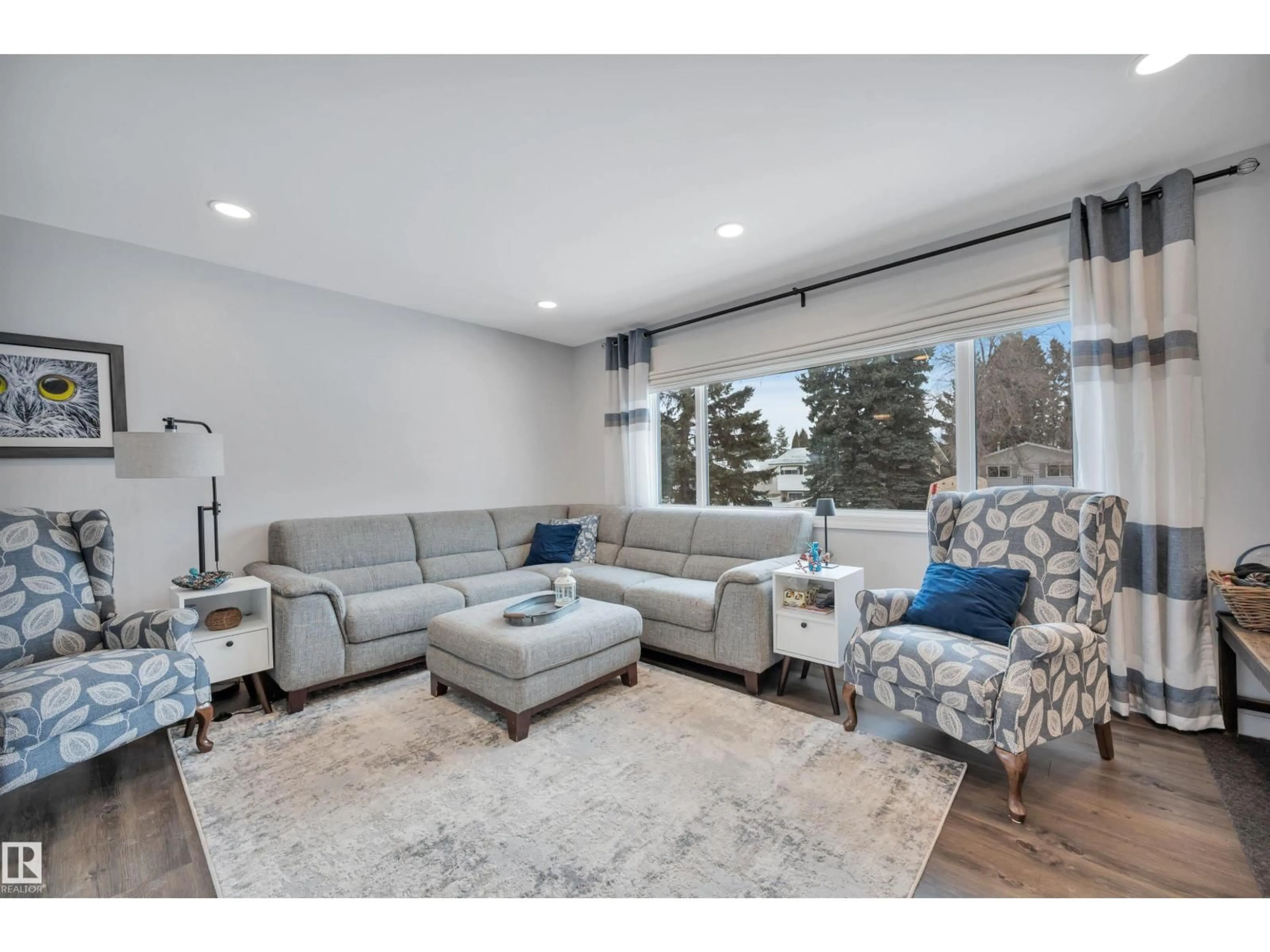 Living room with furniture, unknown for 8 GLENWOOD DR, Sherwood Park Alberta T8A0K9