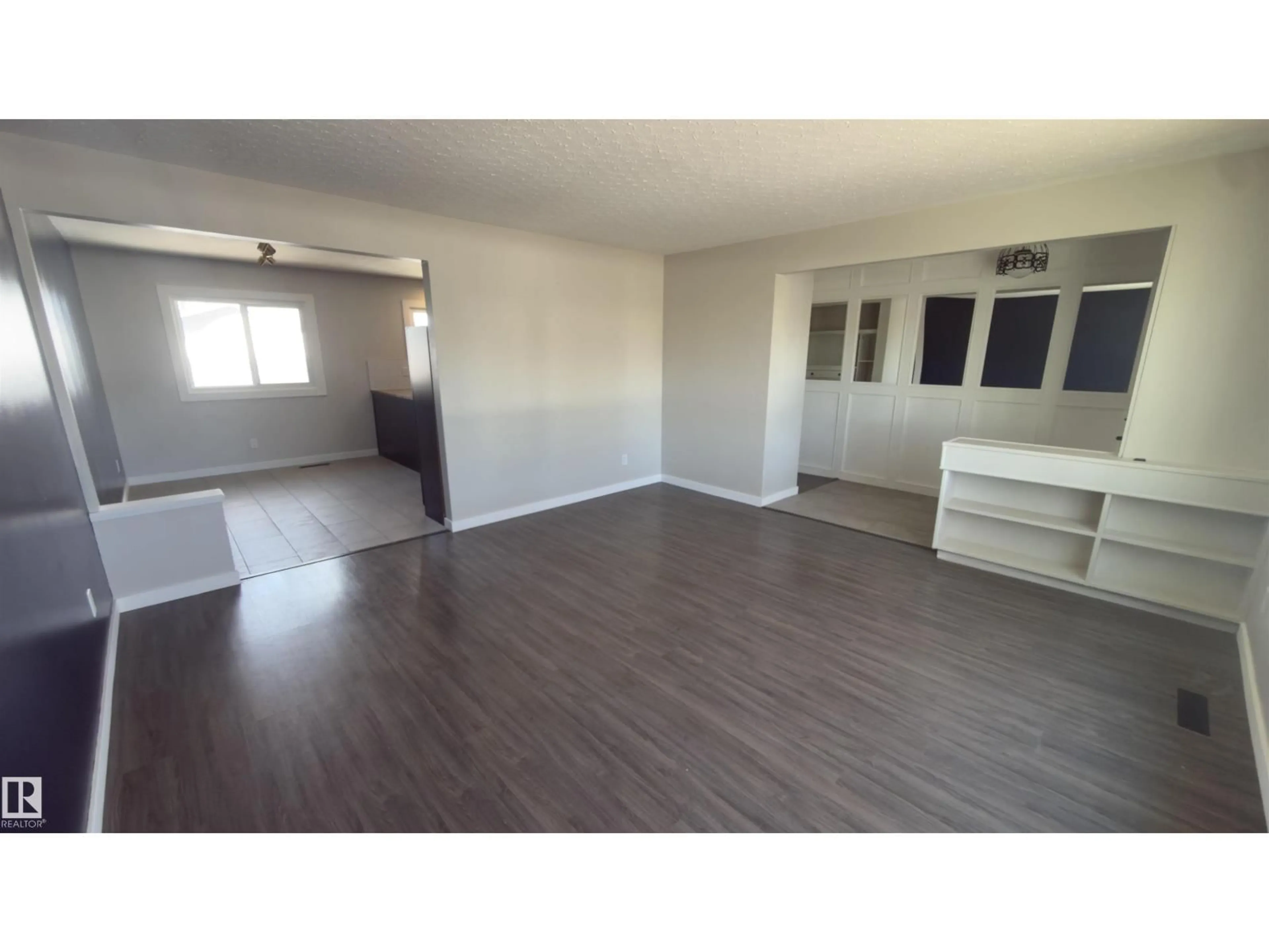 A pic of a room for NW - 12121 38 ST, Edmonton Alberta T5W2H9