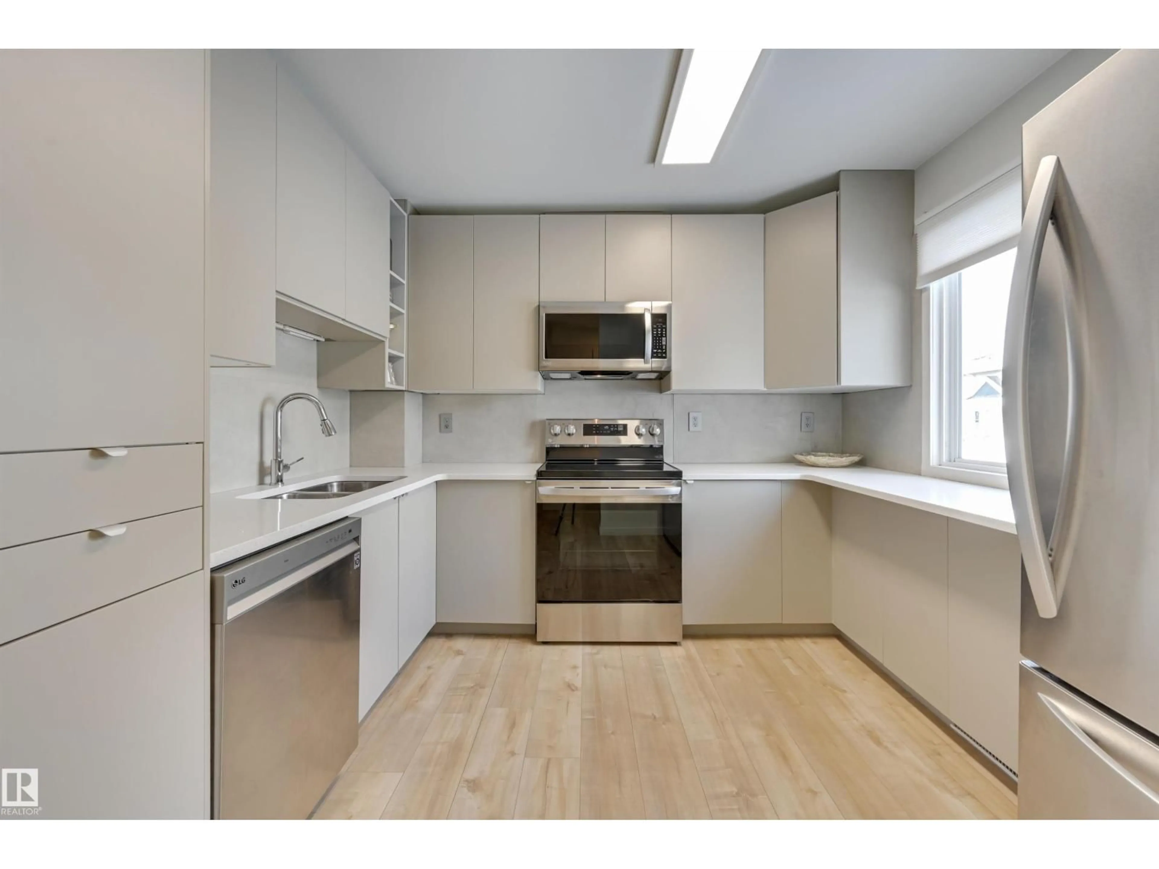 Standard kitchen, wood/laminate floor for #31 - 9619 180 ST NW, Edmonton Alberta T5T4L9