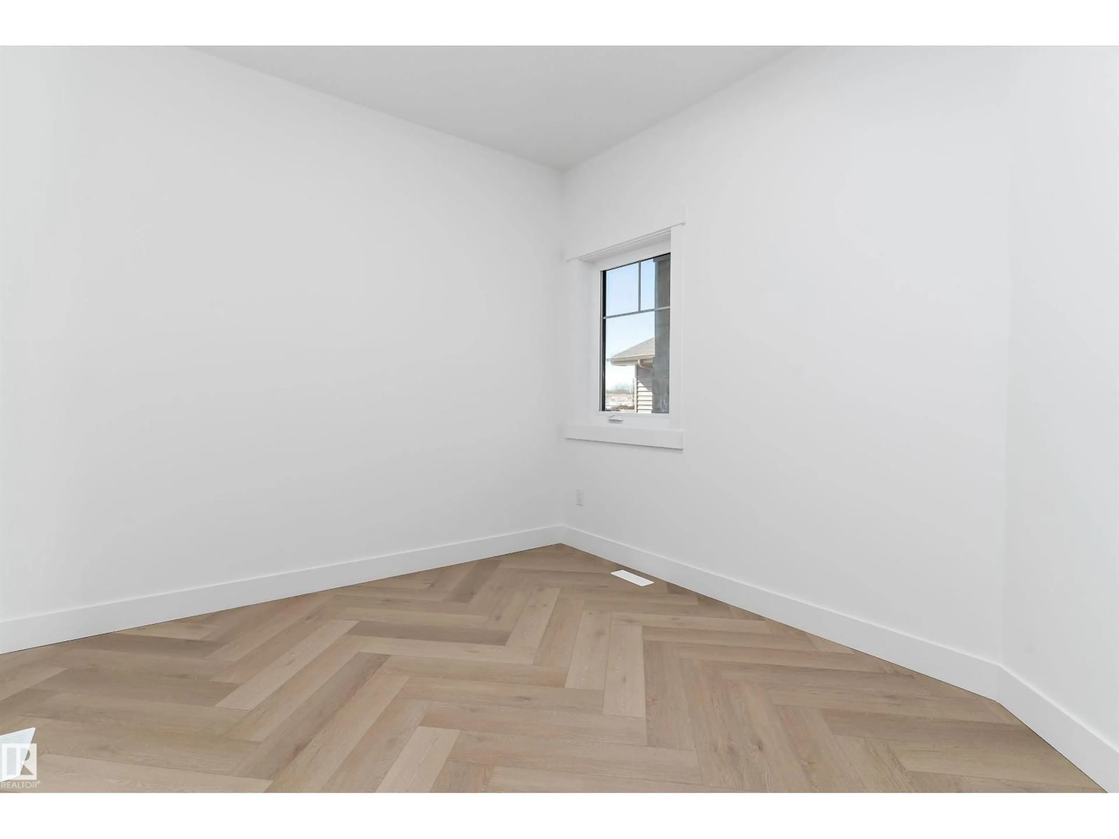 A pic of a room for 220 EDGEMONT GREEN GR, Edmonton Alberta T6M3J6