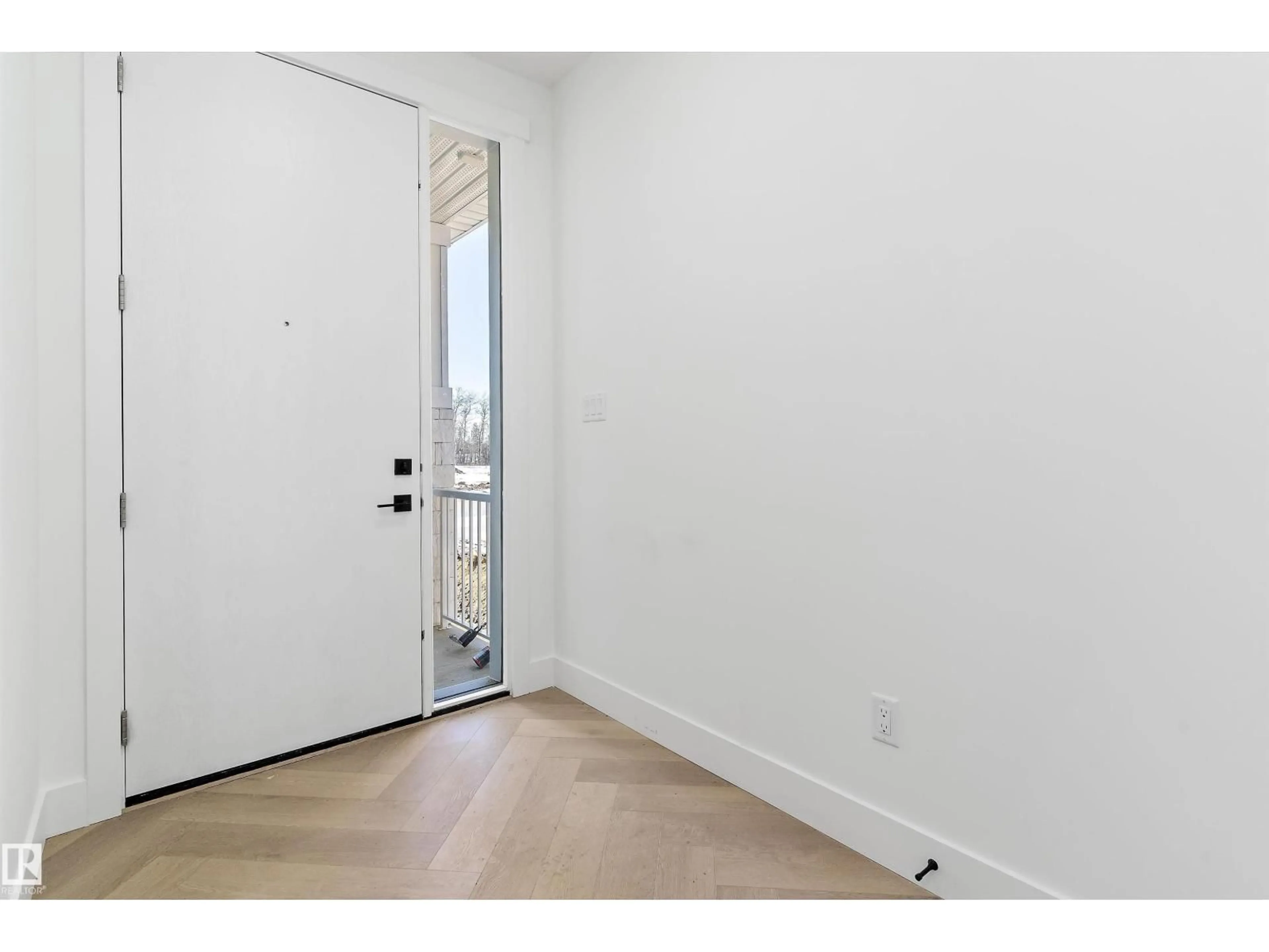 Indoor entryway for 220 EDGEMONT GREEN GR, Edmonton Alberta T6M3J6