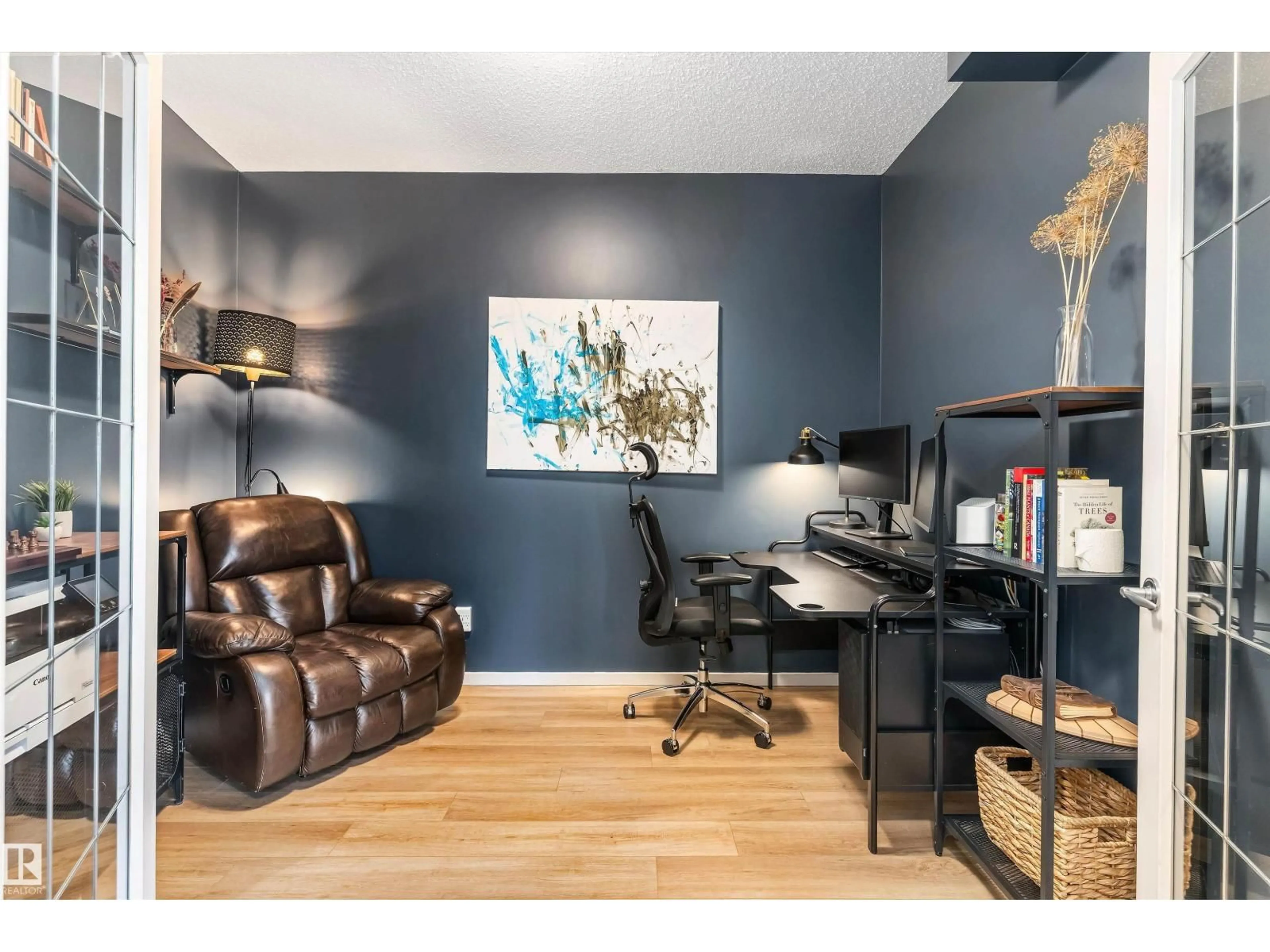 A pic of a room for 404 - 9910 111 ST NW, Edmonton Alberta T5K1K2